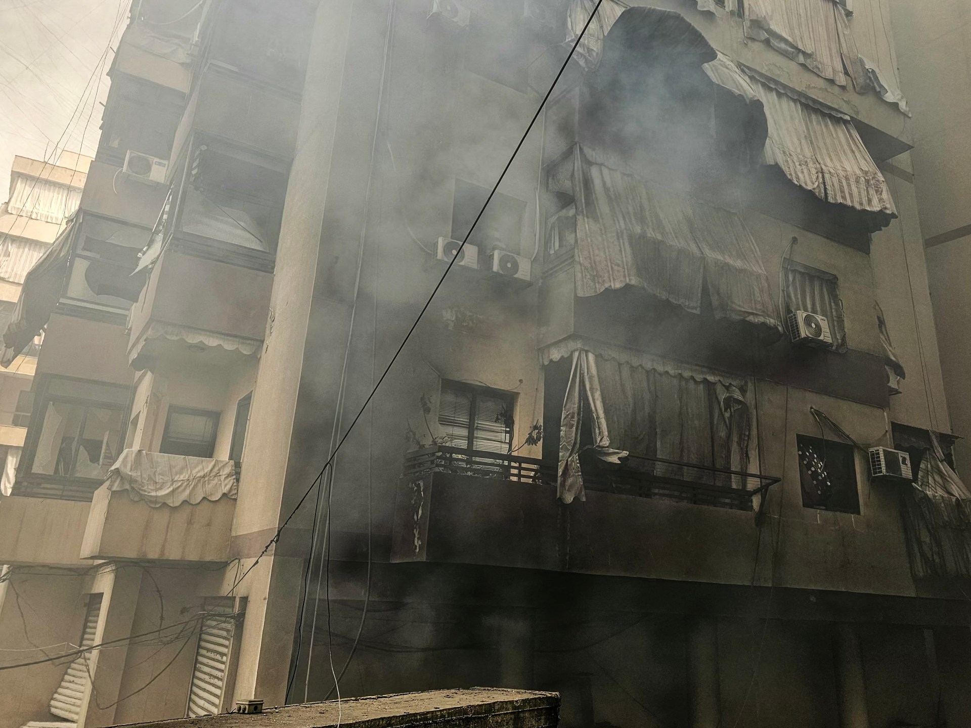 إسرائيل تدمر جسرين على الليطاني وحزب الله يستهدف مستوطنات بالجليل