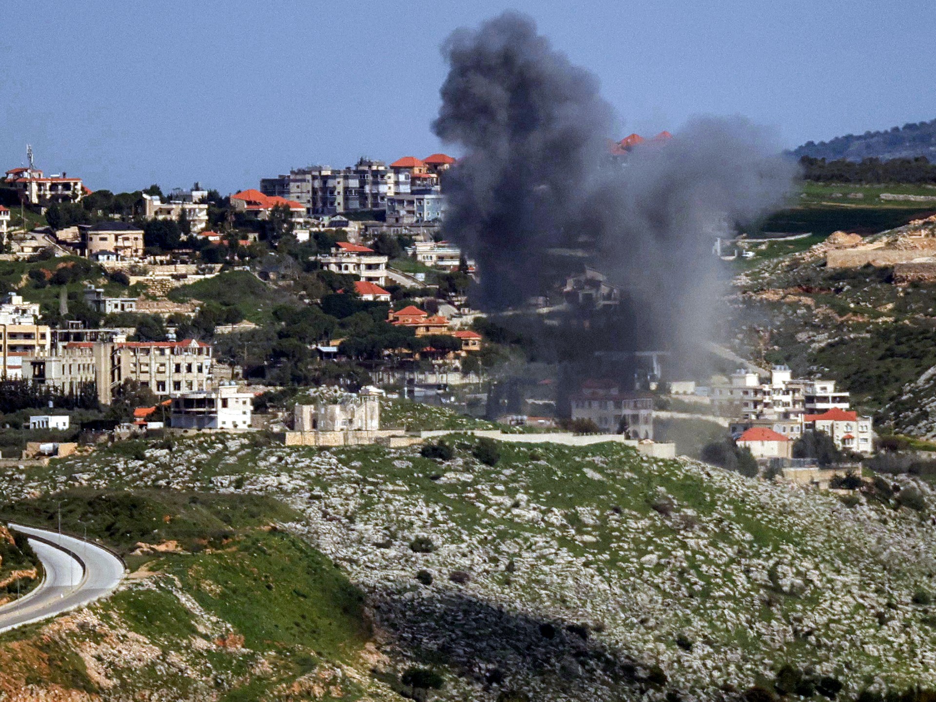 قتلى وجرحى بغارات إسرائيلية على جنوب لبنان والضاحية والمتن