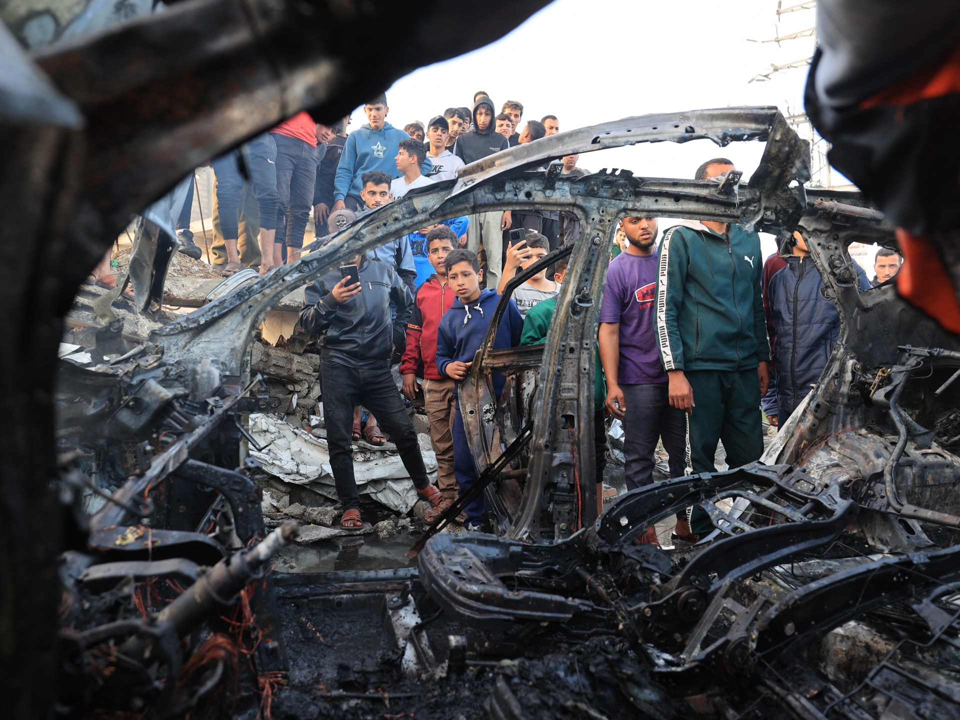 قصف إسرائيلي يوقع 10 شهداء رغم وقف إطلاق النار في غزة