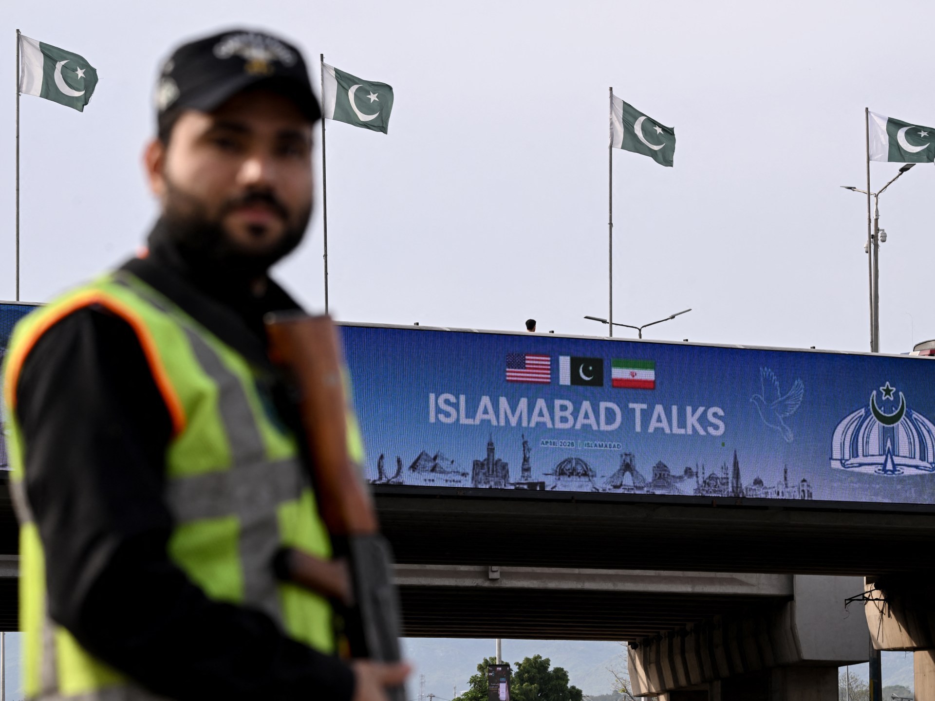 العالم يترقب.. هل تطفئ محادثات إسلام آباد نار حرب إيران؟