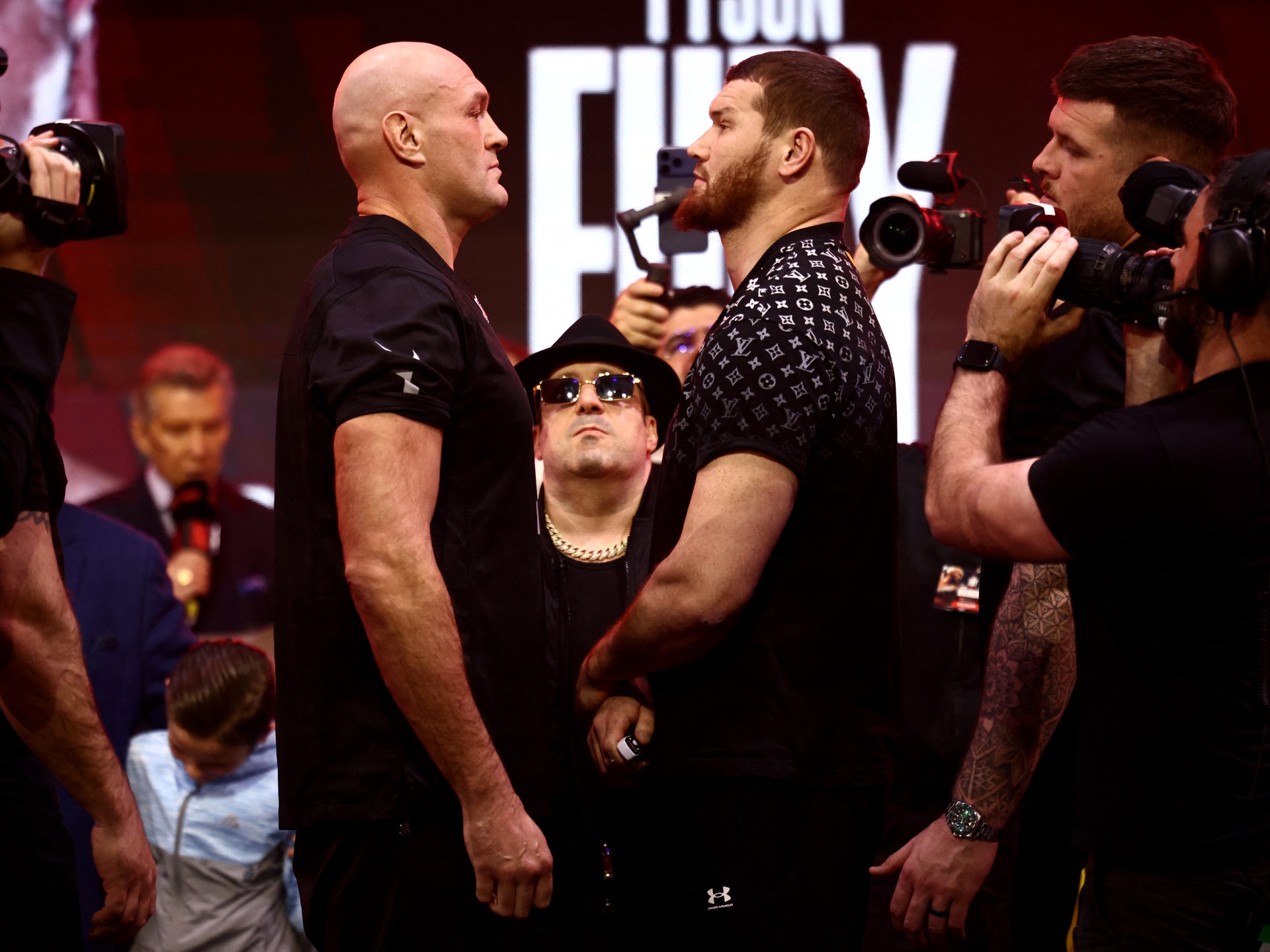 نزال تايسون فيوري ضد أرسلانبيك محمودوف.. الموعد والقنوات الناقلة