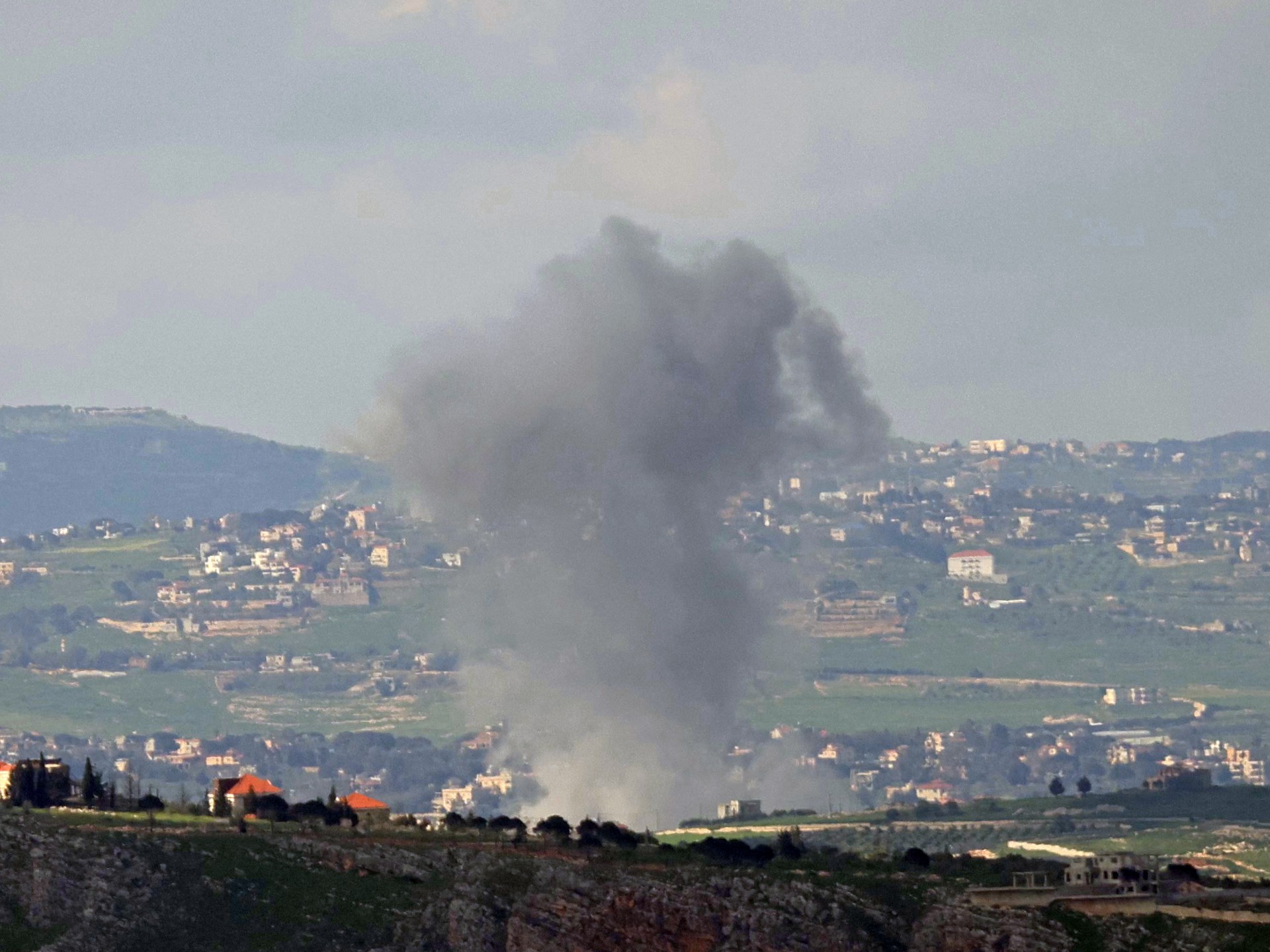 إسرائيل تجدد قصف جنوب لبنان وحزب الله يرفض الحوار المتوقع بواشنطن