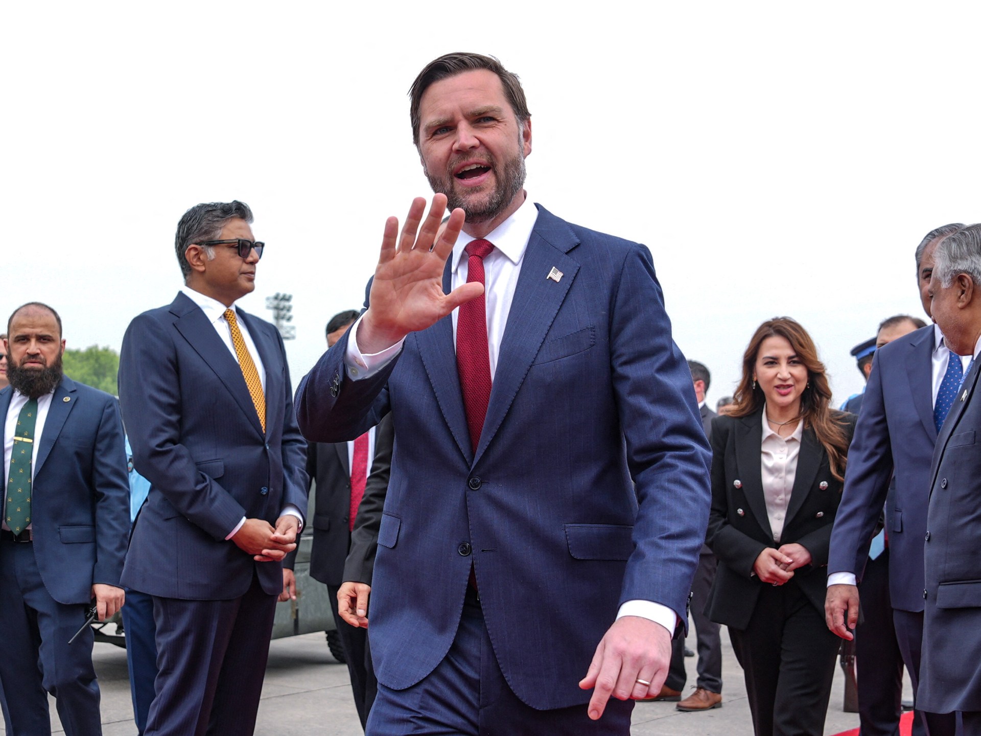 فانس على خط النار: هل ينجح رجل ترمب في فك عقدة إيران؟