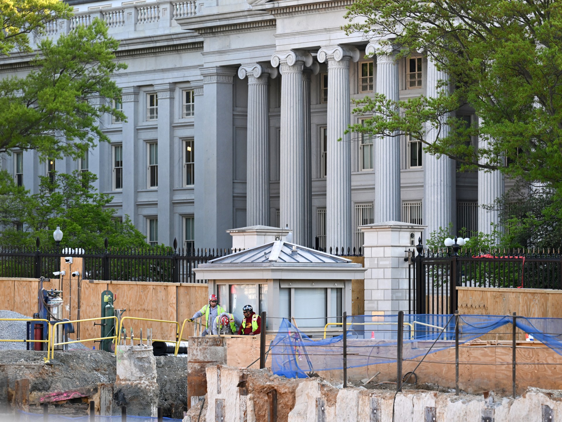 القضاء الأمريكي يسمح باستمرار بناء قاعة احتفالات البيت الأبيض لأسباب أمنية