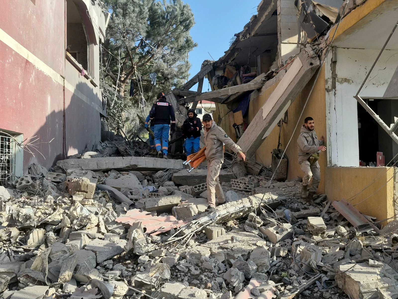 مستنسخة تجربتها بغزة.. سياسة إسرائيل محو الجغرافيا لتغيير الديمغرافيا في لبنان 2 afp 69dd30654b70 1776103525