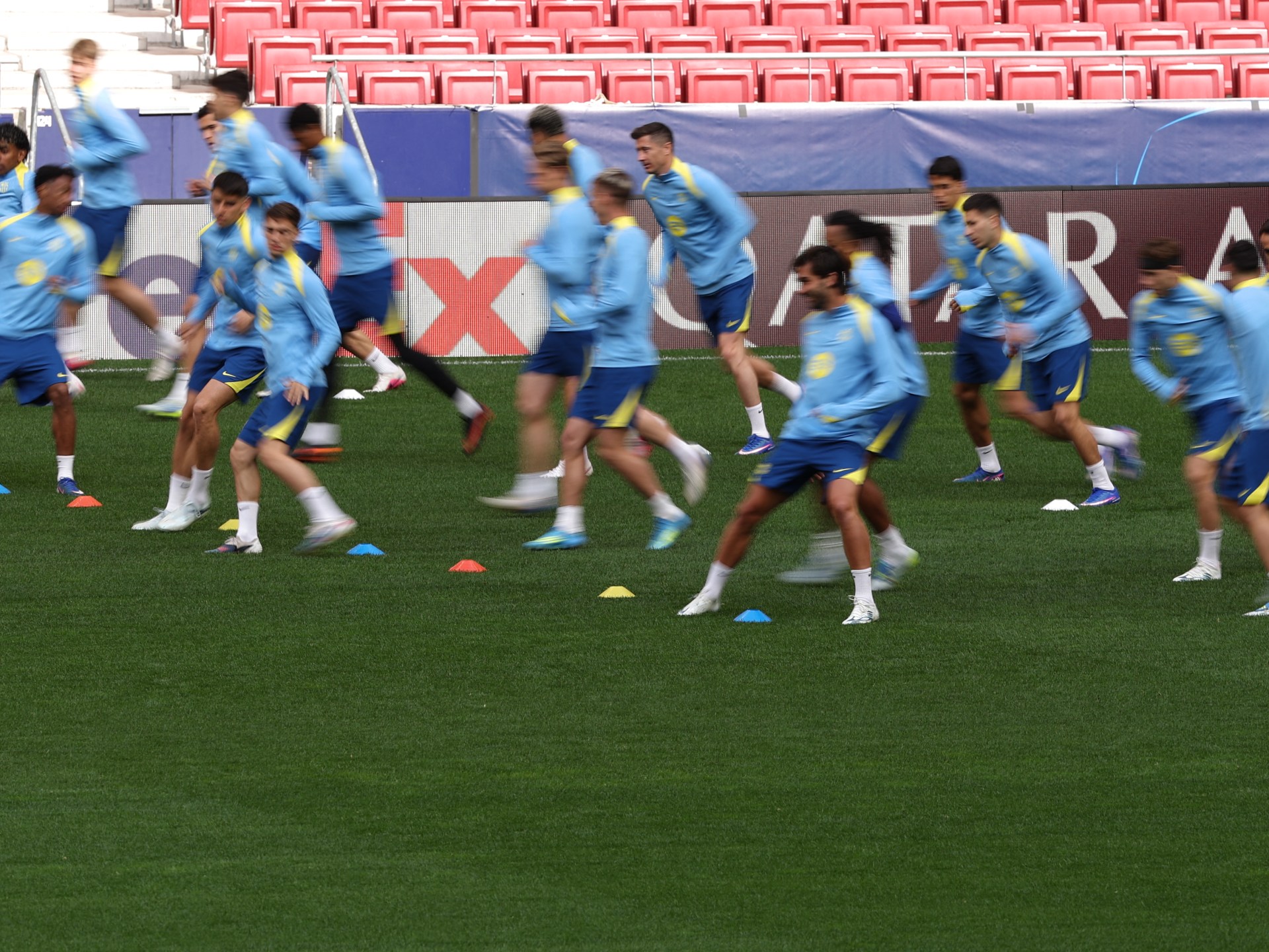 أزمة "الـ 26 مليمترا".. يويفا يتدخل لإنهاء الخلاف بين برشلونة وأتلتيكو مدريد