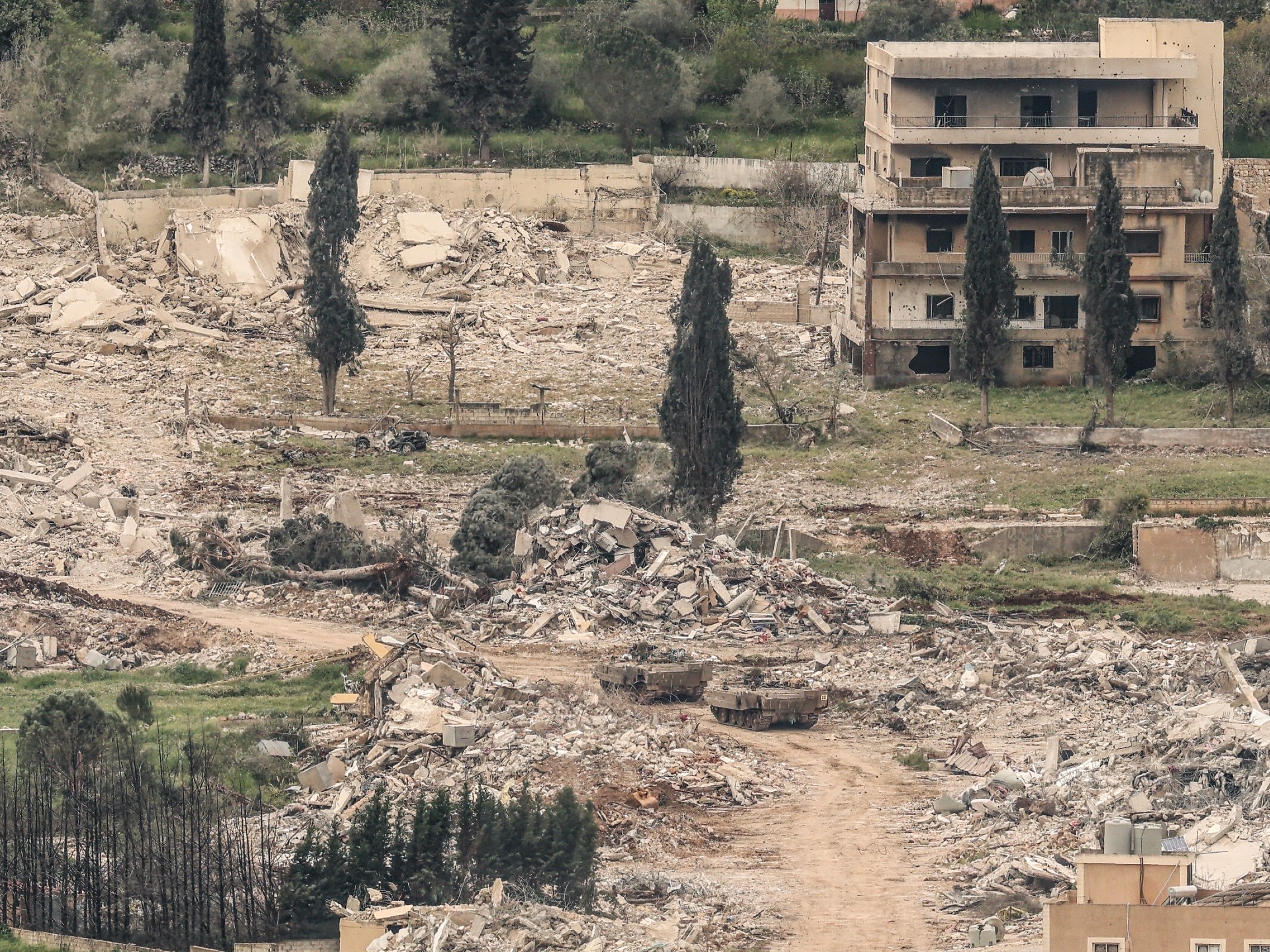 تطويق بلا اقتحام.. إسرائيل تعجز عن حسم معركة بنت جبيل