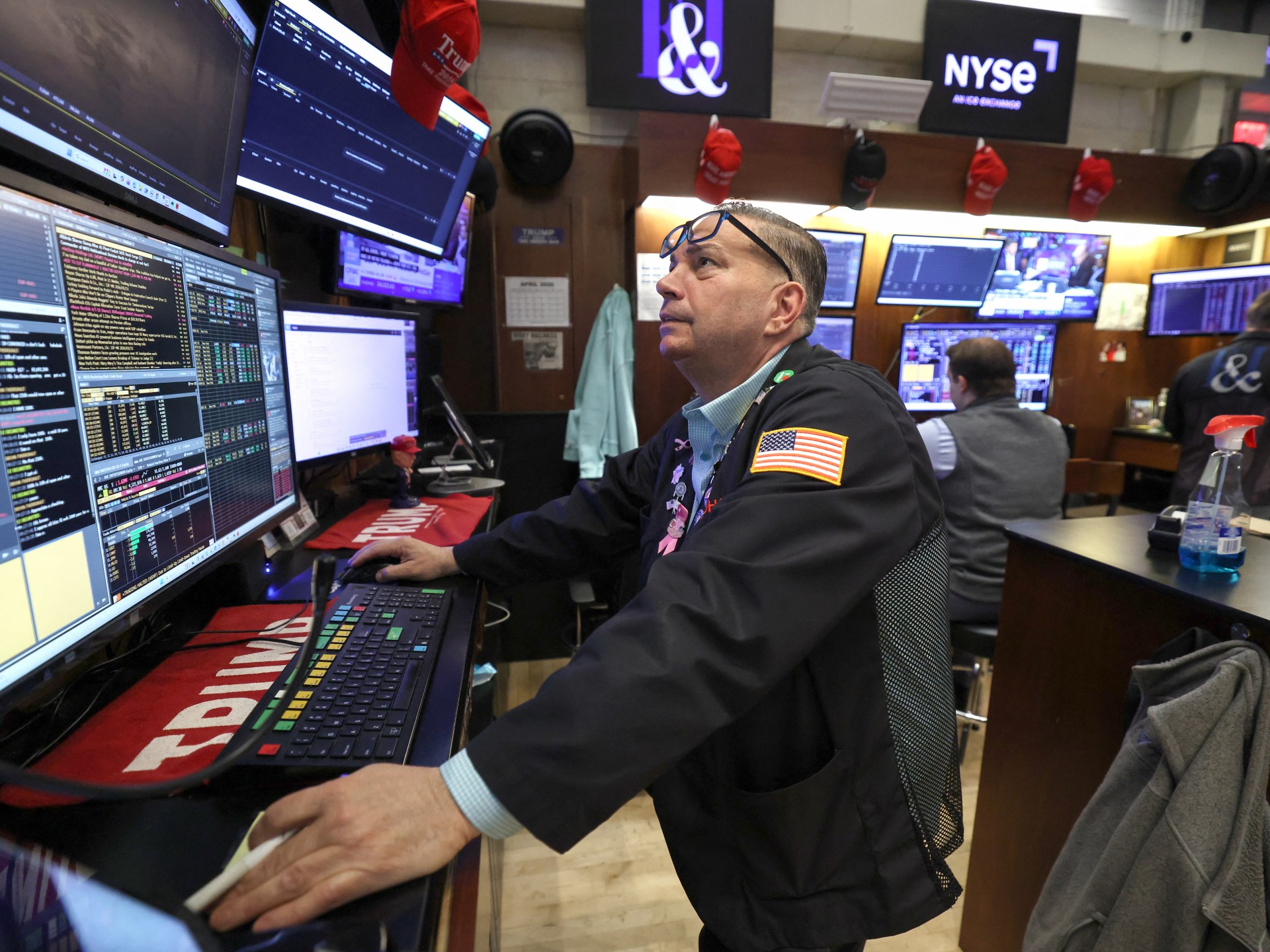 صعود وول ستريت بعد إعلان إيران فتح مضيق هرمز