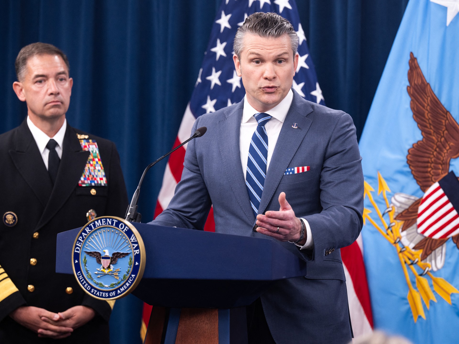 وزير الحرب يزيف آية إنجيلية داخل البنتاغون ويثير عاصفة من الجدل