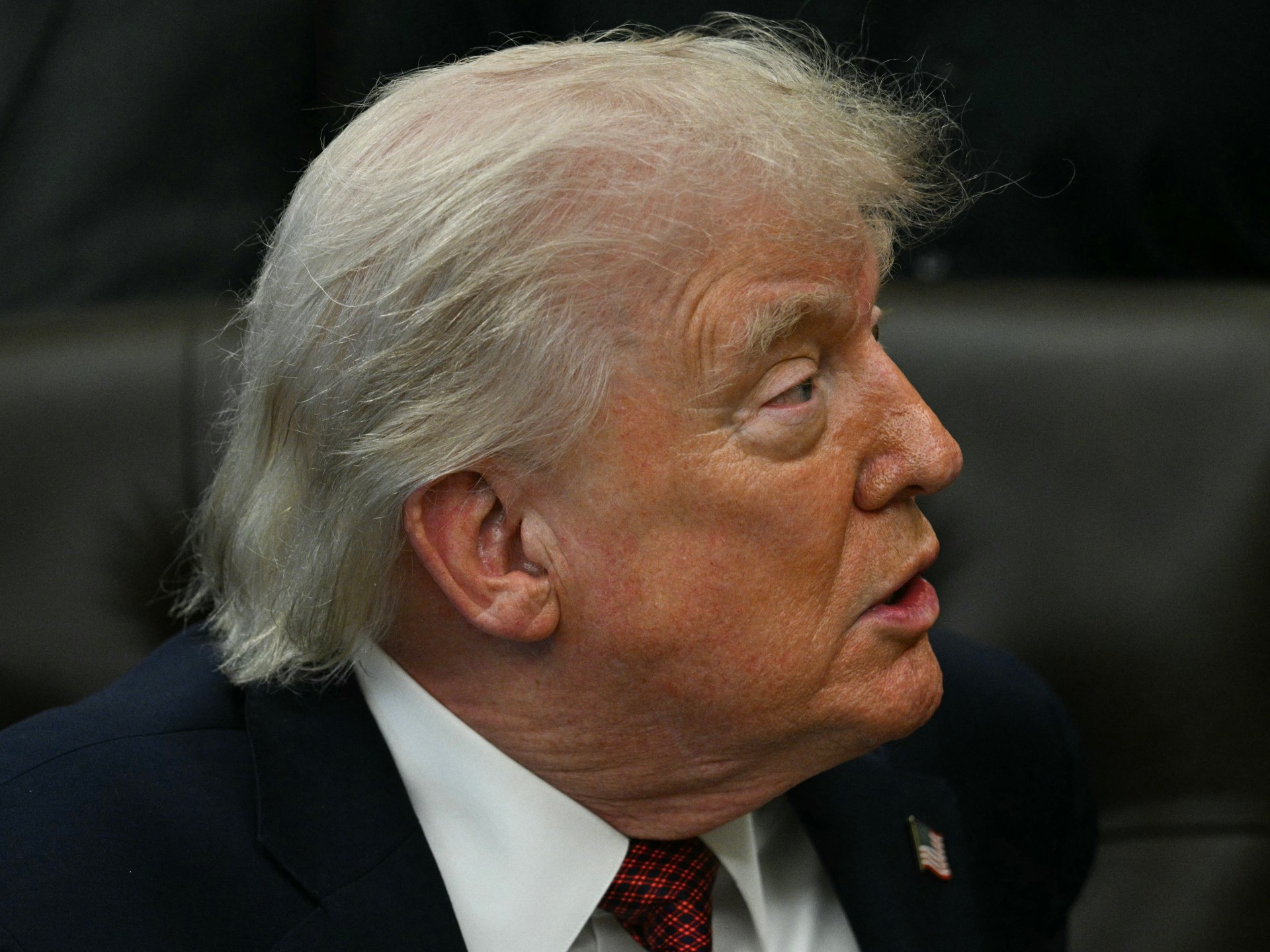 "الستار الأخير".. ترمب يثير الجدل بنشر أغنية "طريقي" على تروث سوشيال