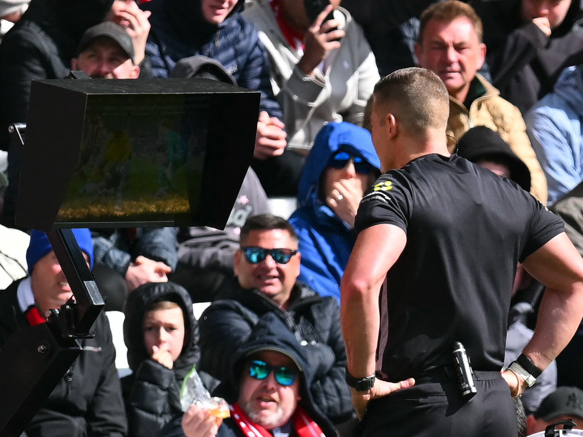 الأندية الإنجليزية ترفض استخدام تقنية الفيديو "الموفرة" في الدرجة الثانية