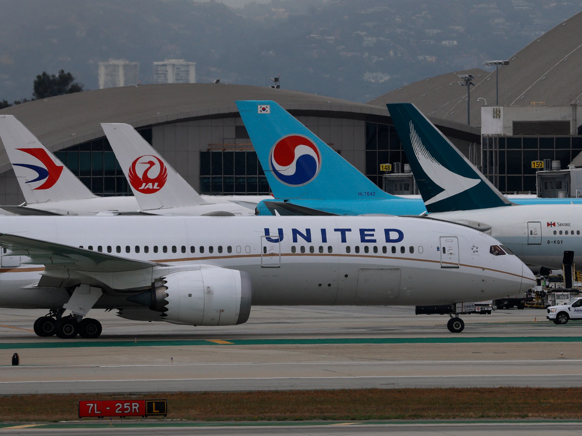 يونايتد إيرلاينز ترفع أسعار تذاكرها 20% مع قفزة أسعارالوقود