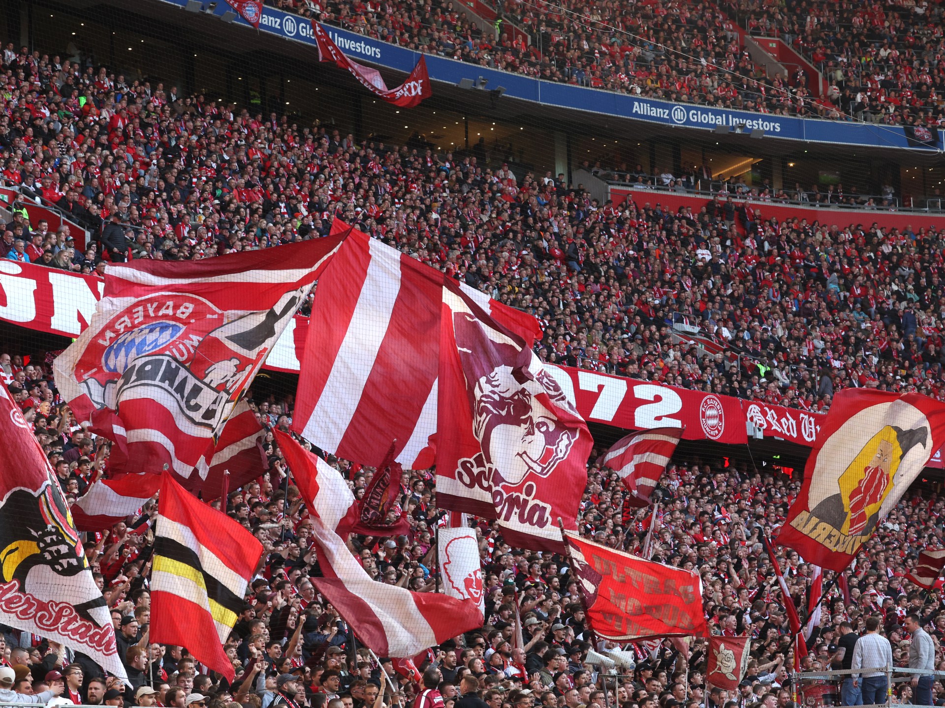 بايرن ميونخ يفلت من أقسى قرارات "يويفا" الانضباطية