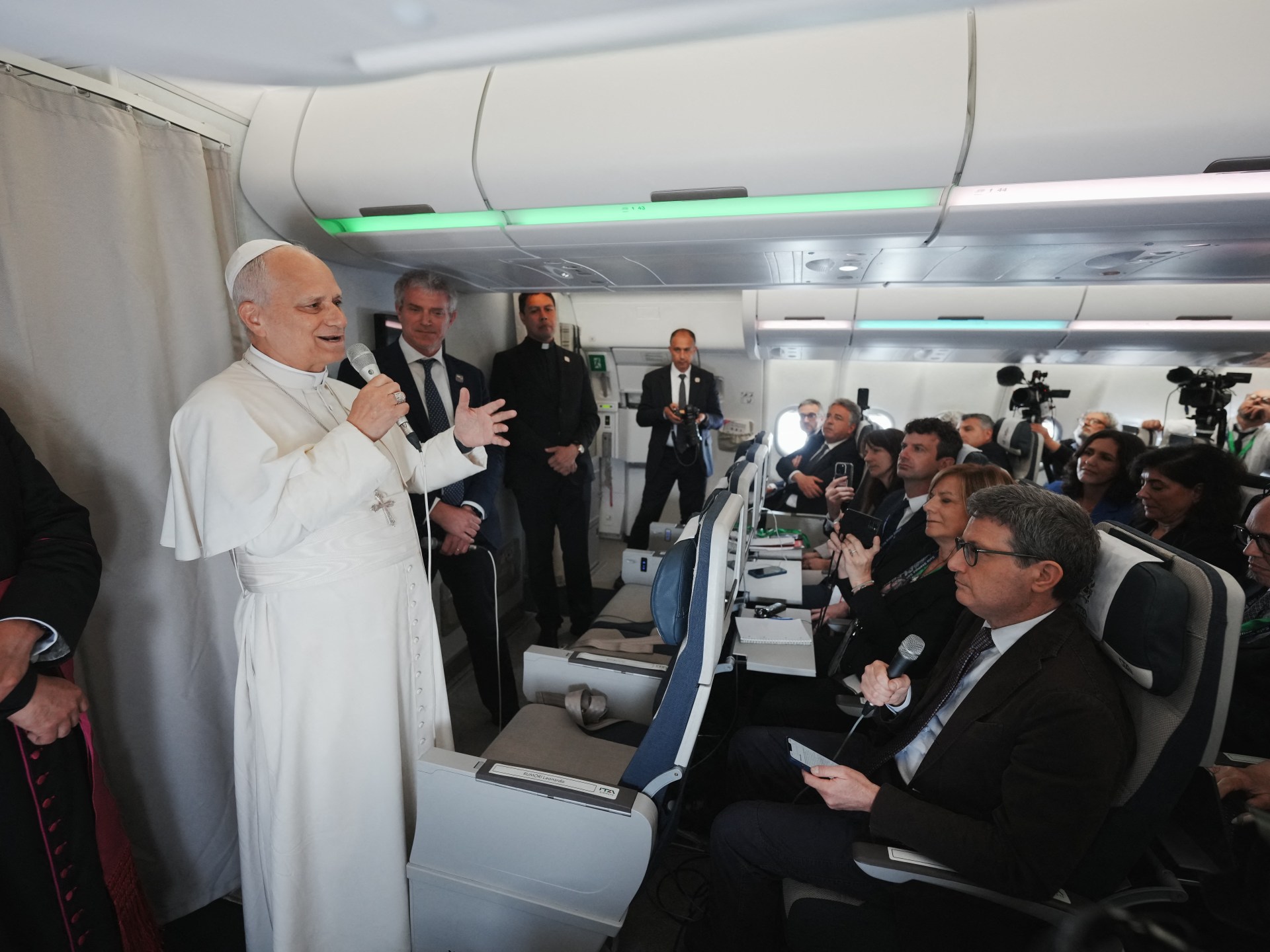 بابا الفاتيكان يندد بمعاملة المهاجرين كالحيوانات