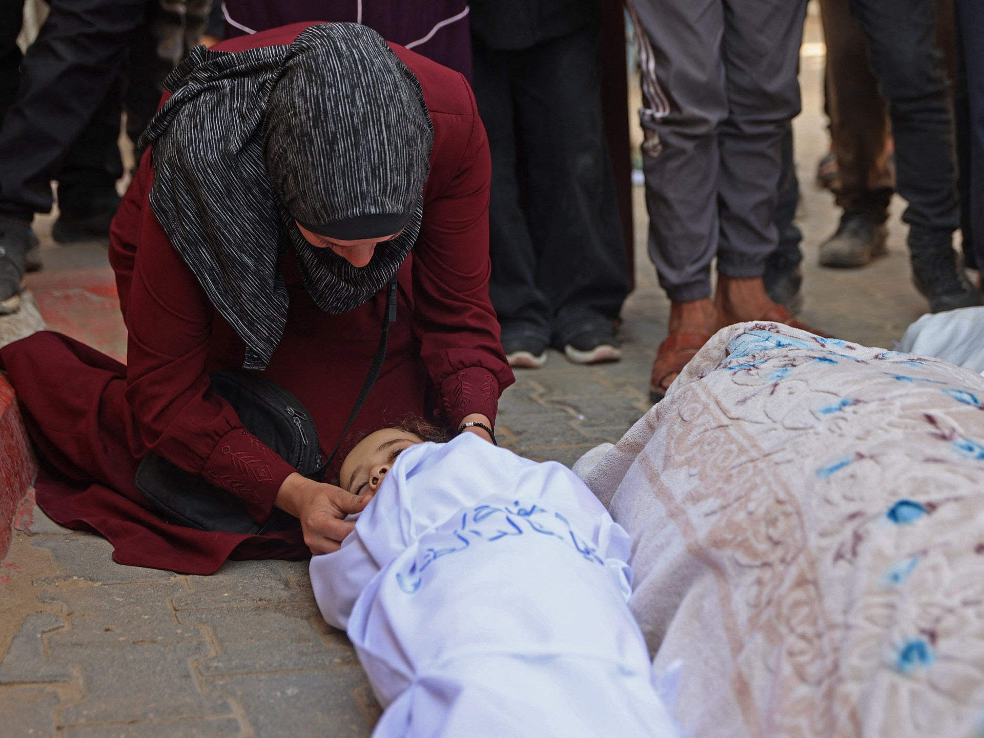 بينهم طفل.. 4 شهداء في قصف إسرائيلي استهدف جنوب غزة ووسطها