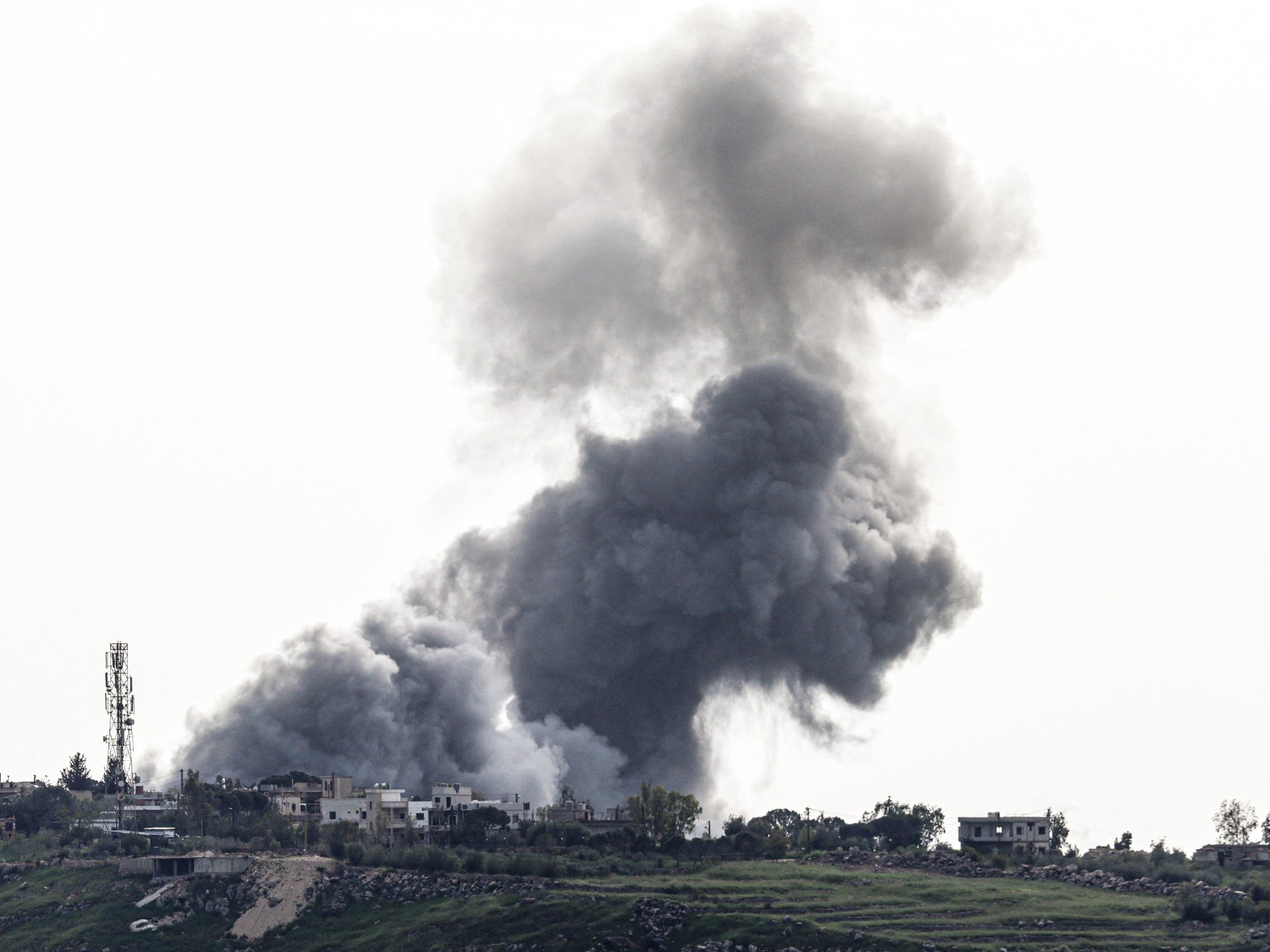 استهداف الجليل الغربي وبلدات إسرائيلية تعلن وقف التعليم والنقل