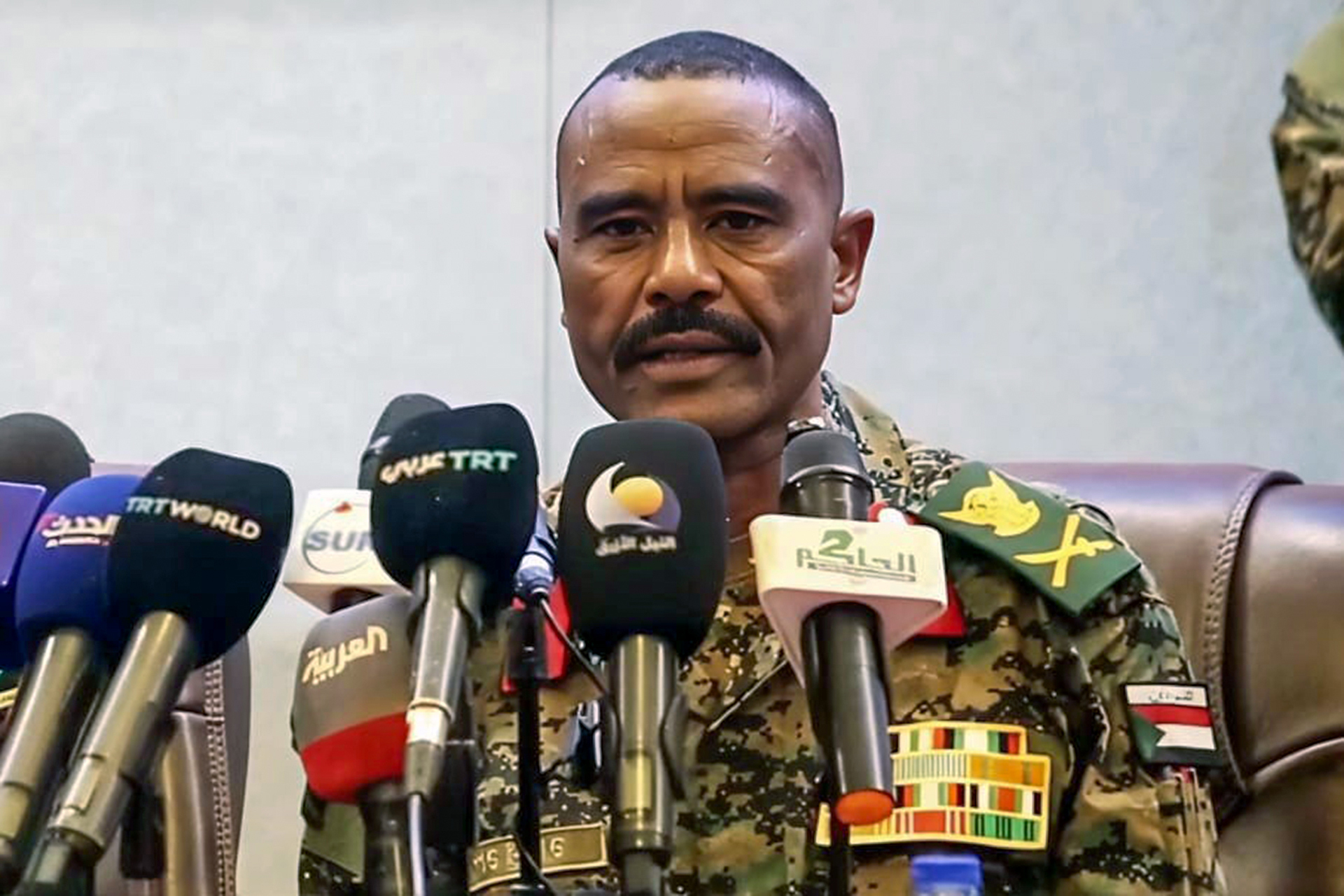 قيادي منشق عن الدعم السريع: "حميدتي" يقود العمليات بالهاتف من الخارج