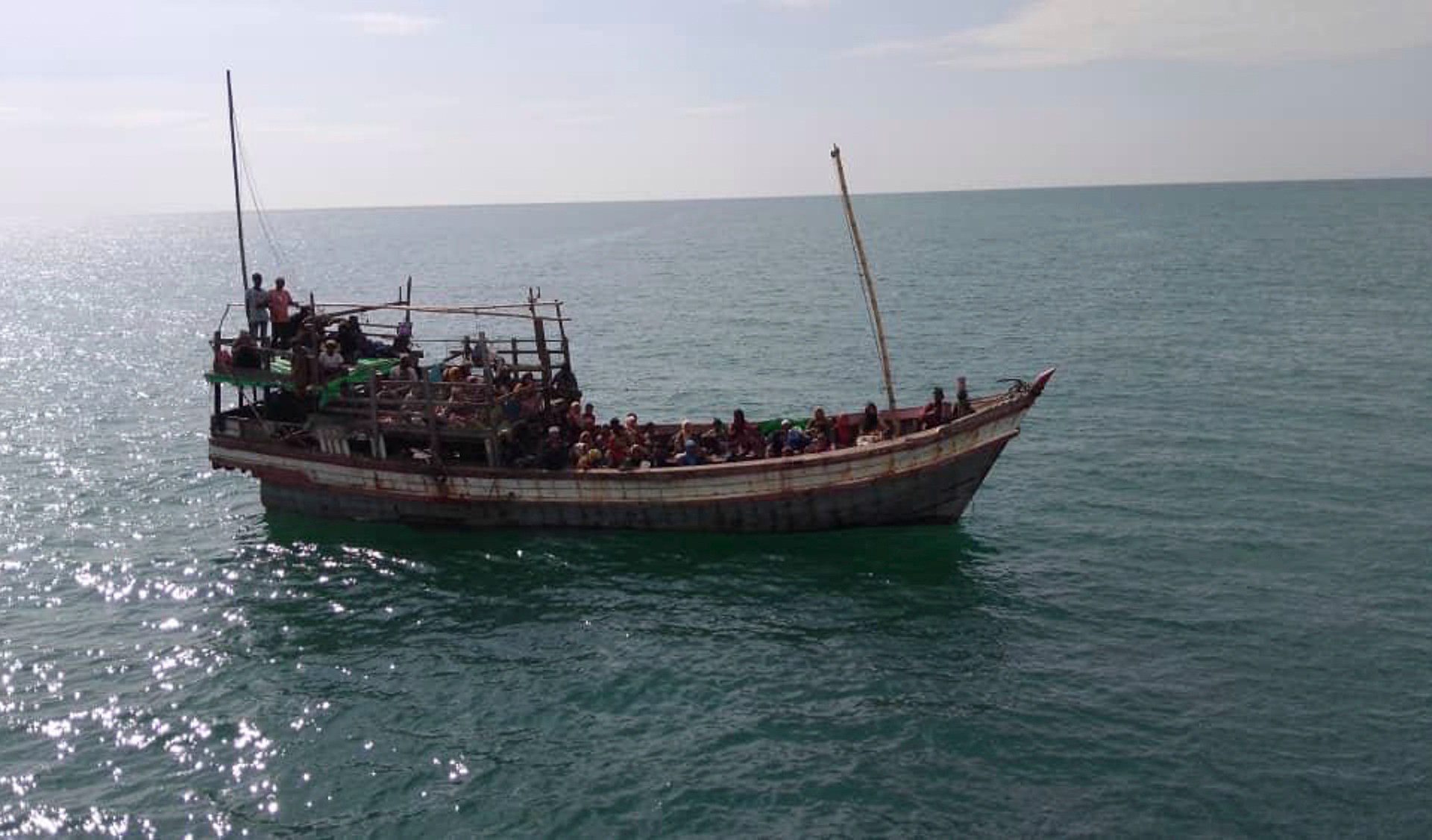 السلطات البنغالية ترجح وفاة 250 مفقودا بعد غرق قاربهم المتجه إلى ماليزيا