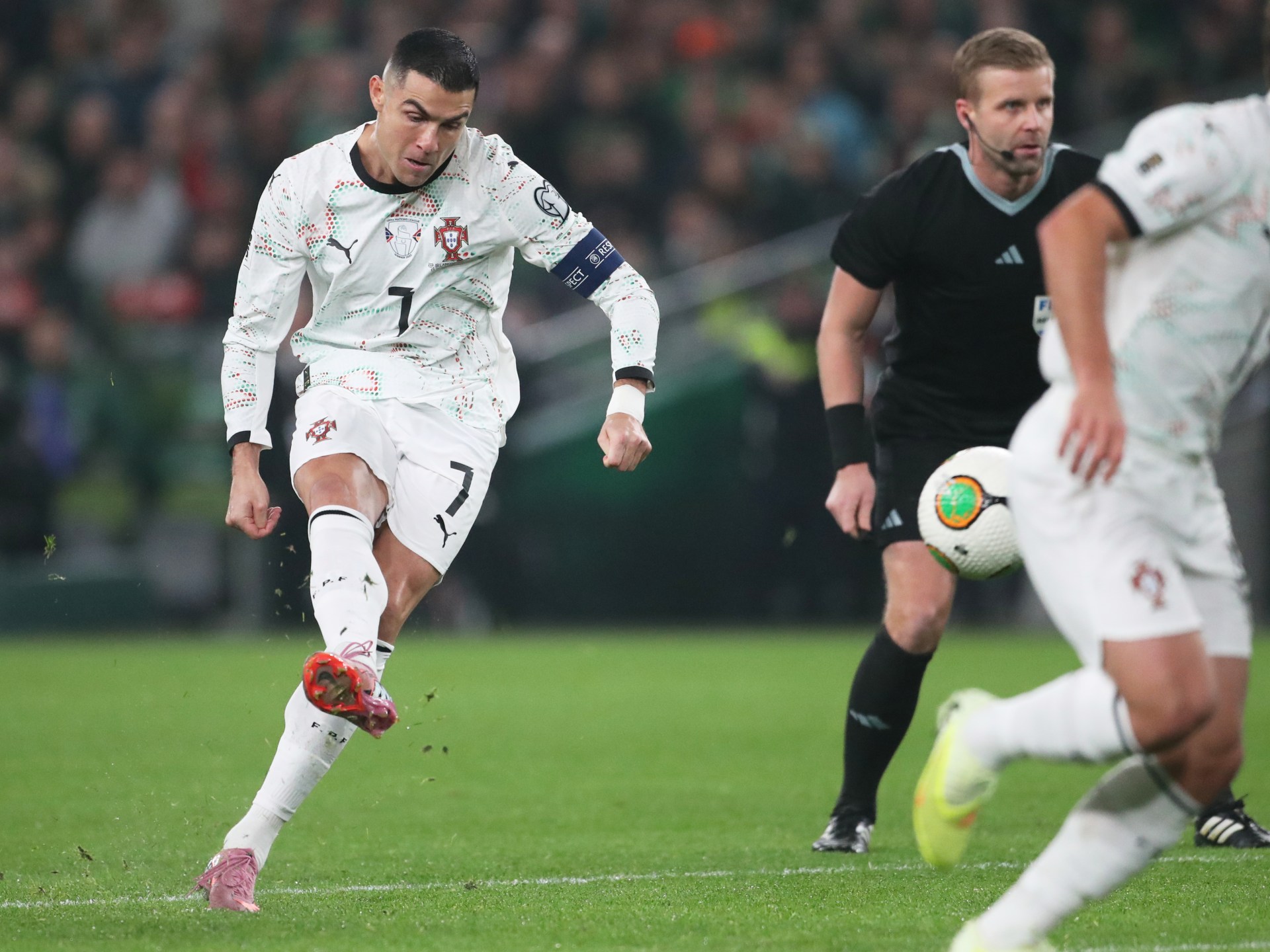 رونالدو والركلات الحرة.. هل هزمت التكنولوجيا "تكنيك" صاروخ ماديرا؟