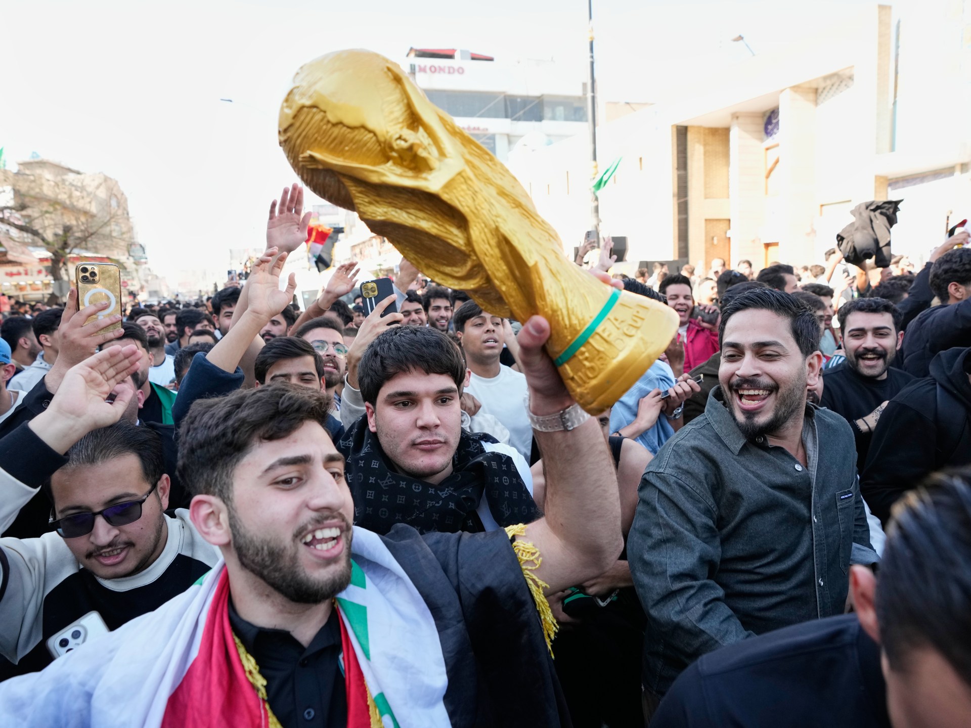 5 قضايا تؤرق عشاق كرة القدم قبل 50 يوما من انطلاق كأس العالم