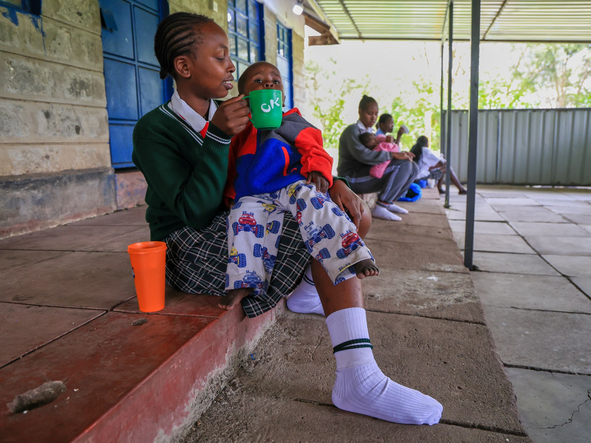 تجربة تعليمية فريدة.. كيف يعيد نموذج كيني الأمهات المراهقات إلى الدراسة؟