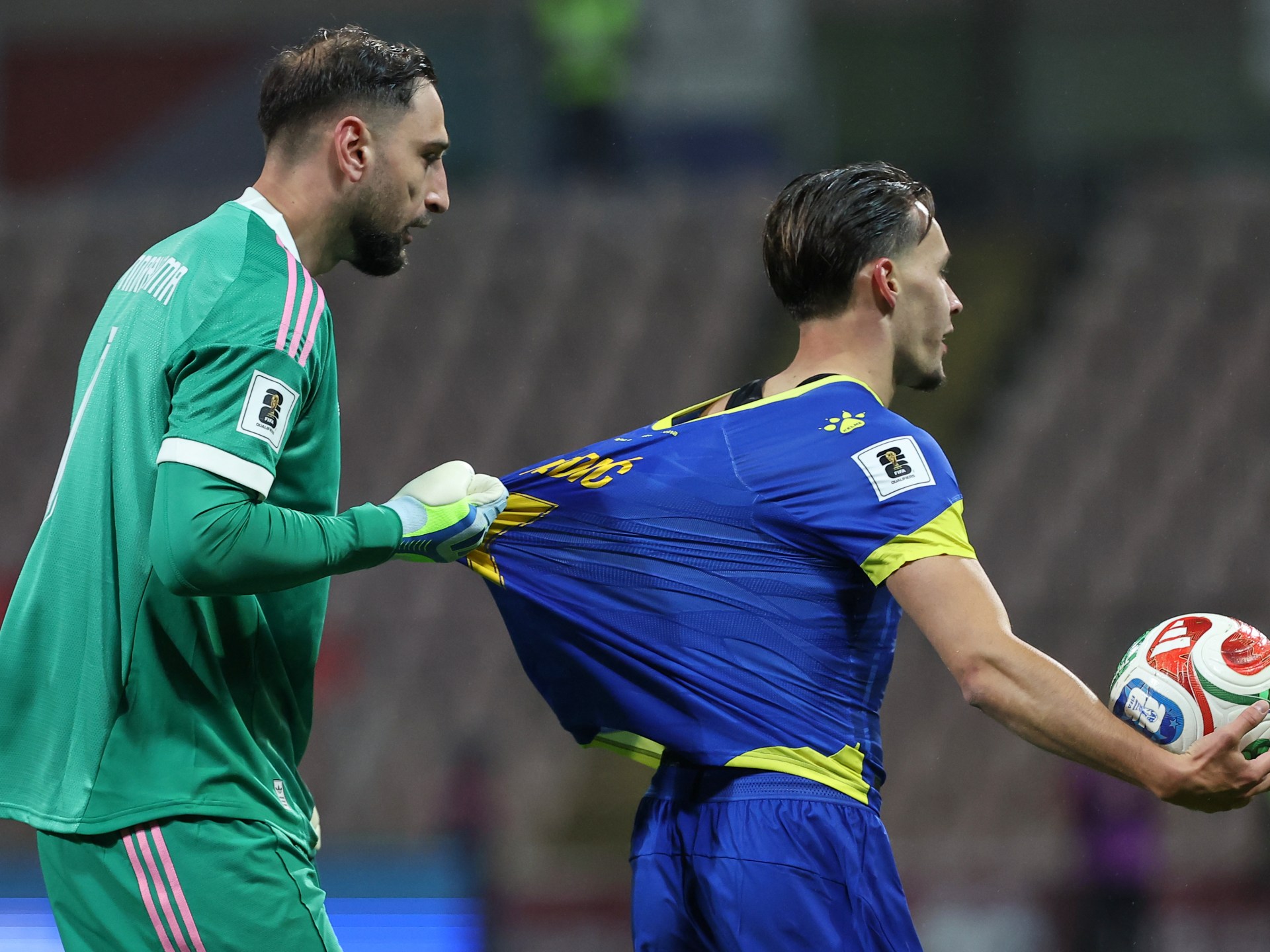 جاسوس خلف المرمى.. كيف أطاحت ورقة دوناروما المسروقة بأحلام إيطاليا المونديالية؟