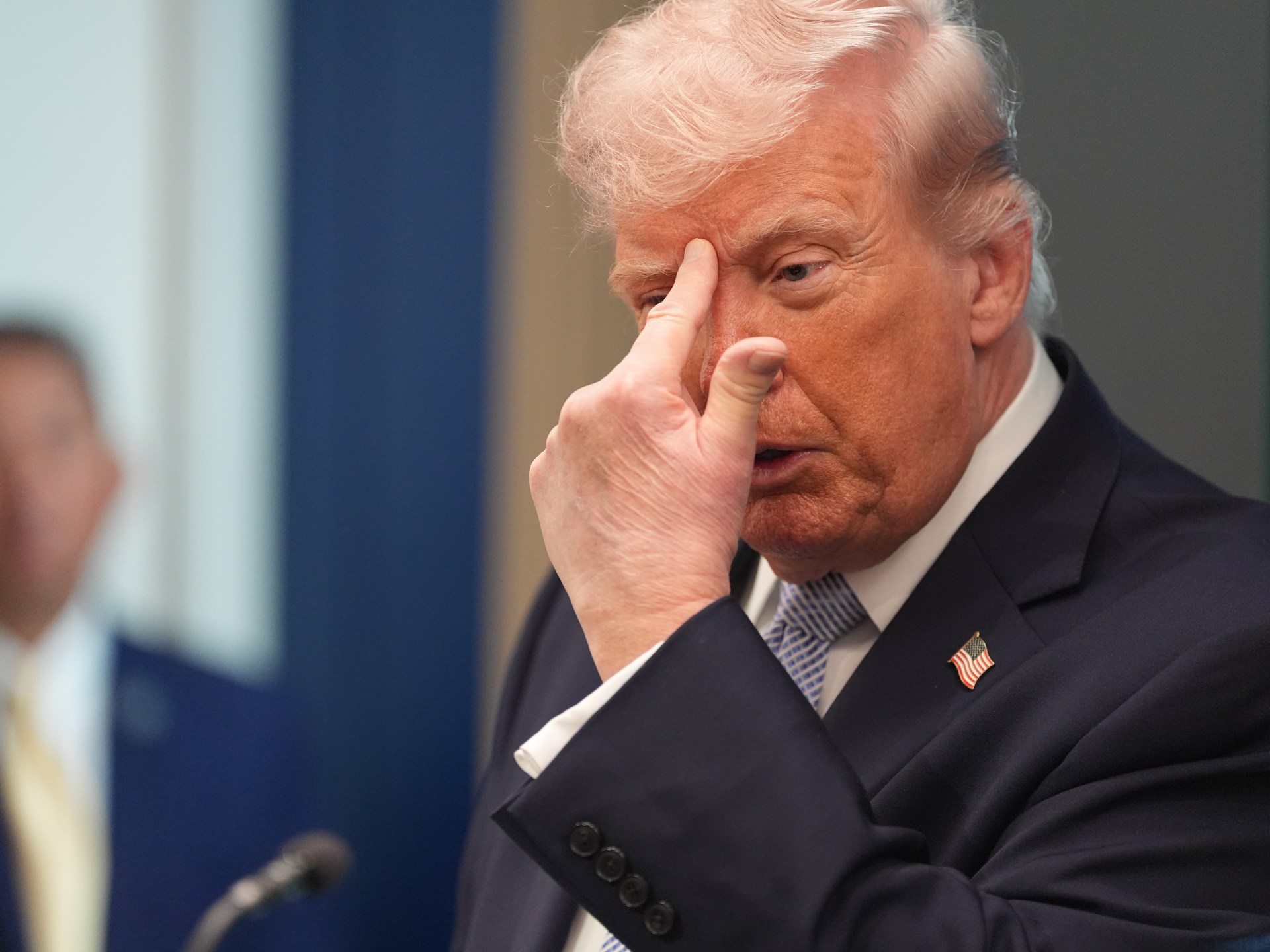 لوفيغارو: ترمب في إيران.. وحيدا على أبواب الجحيم