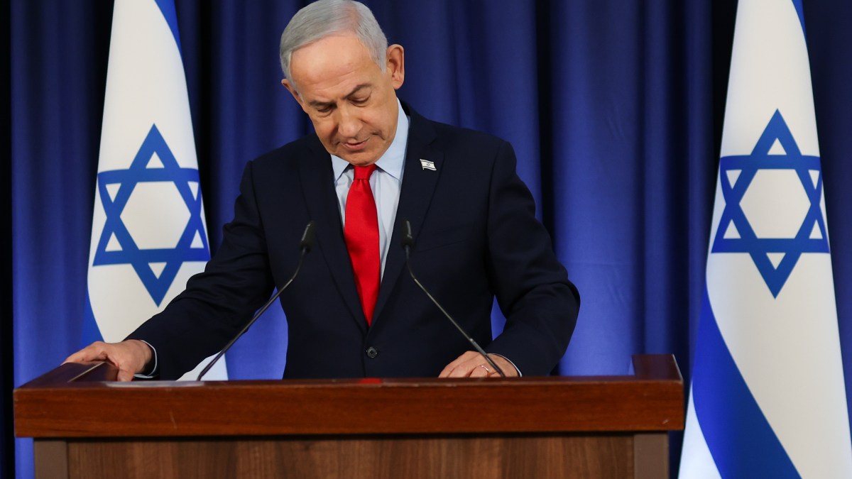 لماذا يتنقل نتنياهو بإسرائيل من حرب إلى أخرى؟