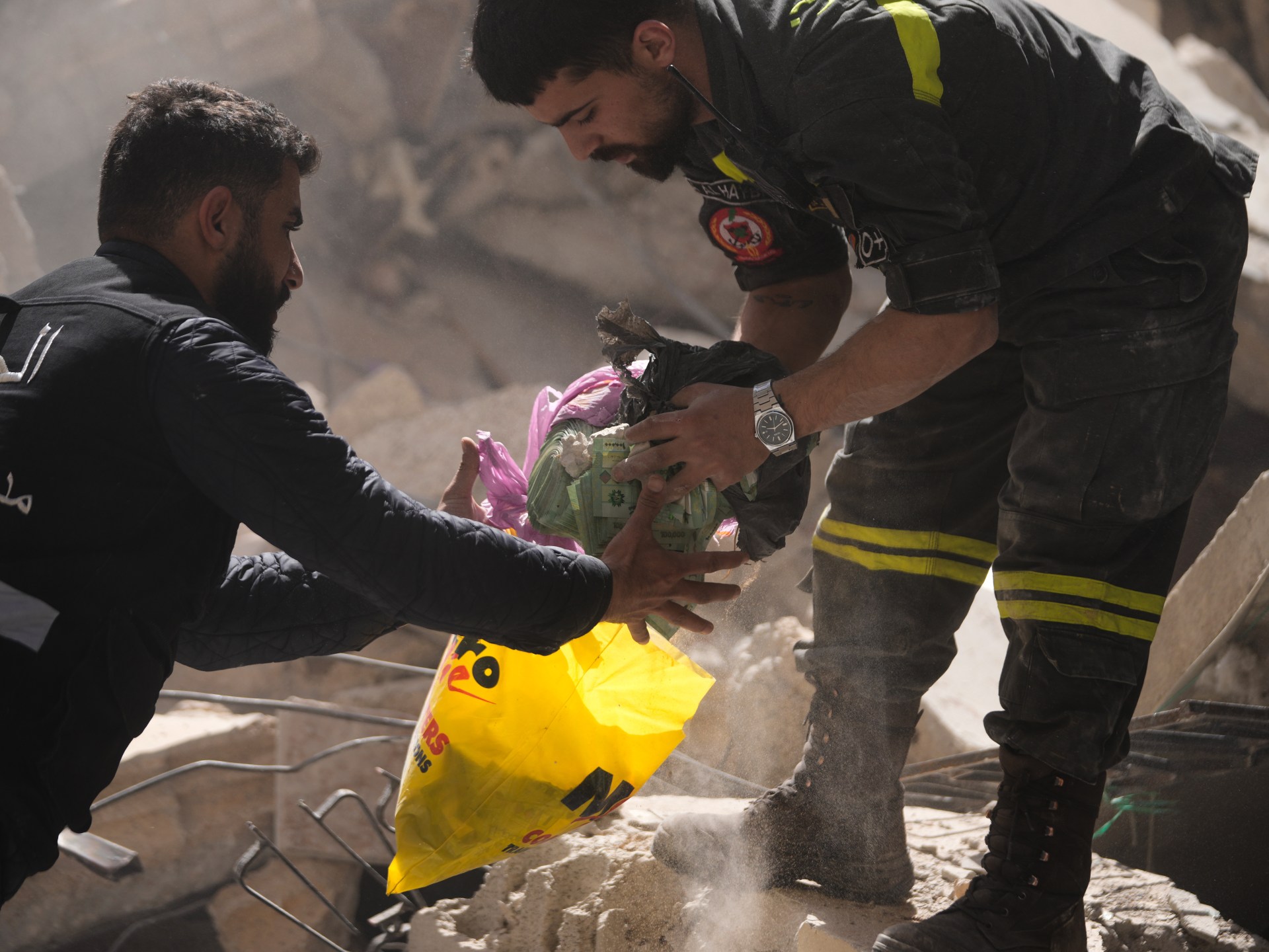 المرصد: "الأربعاء الأسود" في لبنان يعيد ذكريات حصار بيروت 1982