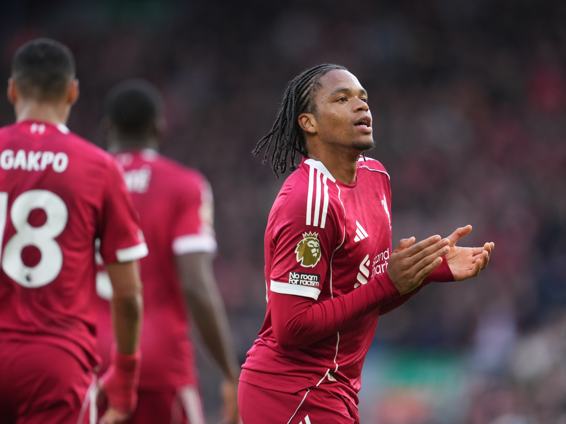 نغوموها يصنع التاريخ مع ليفربول وصلاح يوجه رسالة وداعية (فيديو)