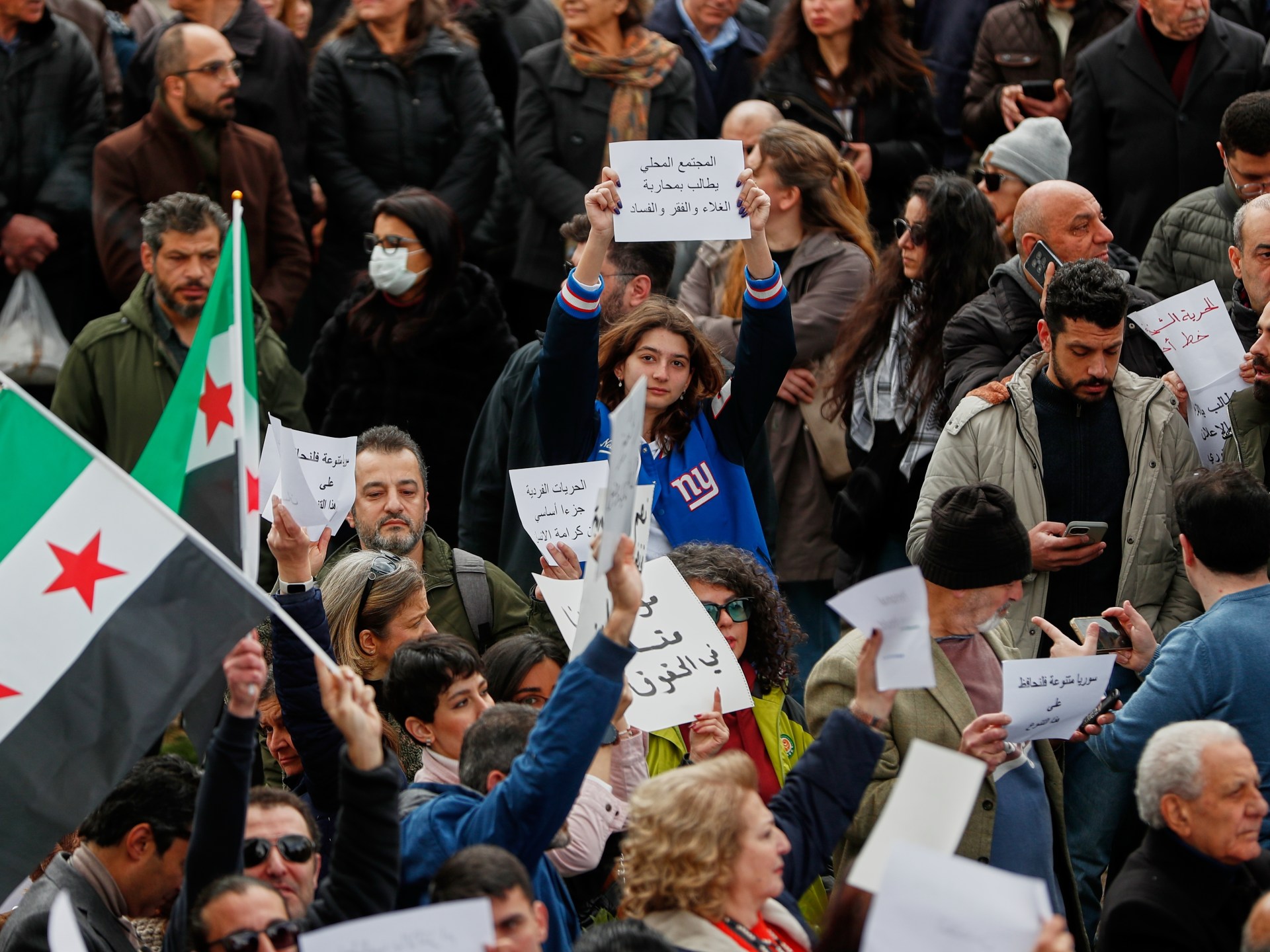 بويضاني يدعو لتوحيد الصفوف بسوريا بعد عودته من الإمارات