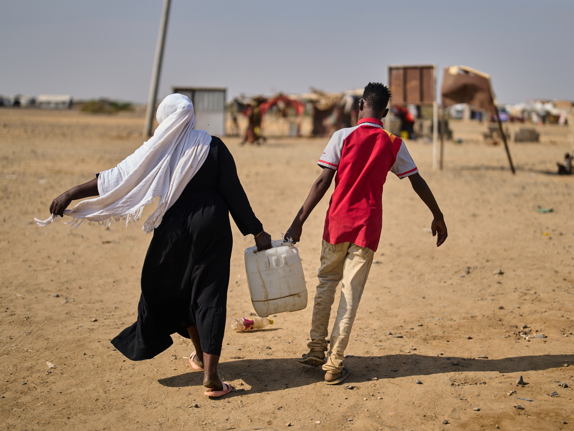 منظمة إنسانية تتوقع نزوح 4.2 ملايين شخص حول العالم بحلول 2027