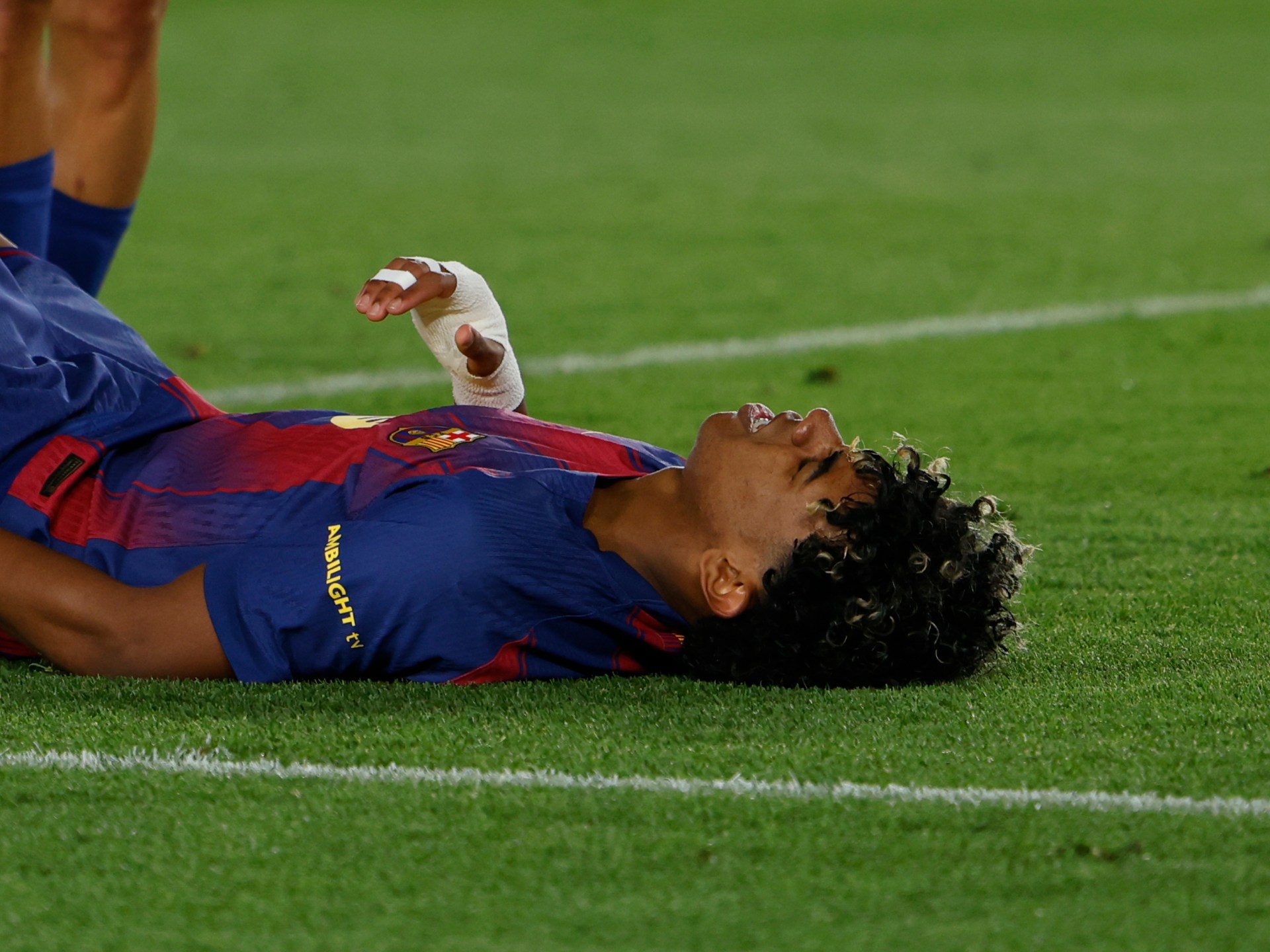 شاهد.. إصابة مباغتة تفسد فرحة لامين جمال بهدفه ضد سيلتا فيغو