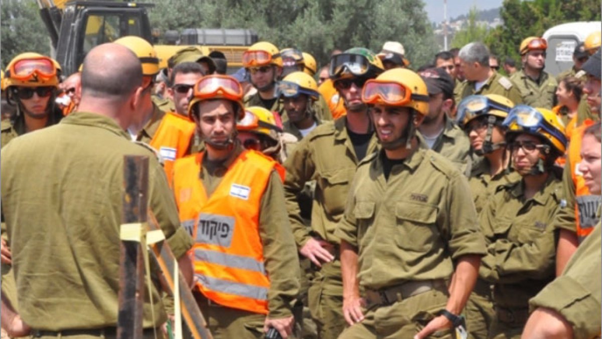 "جيش اللصوص".. إسرائيل بين النهب وانهيار الانضباط العسكري