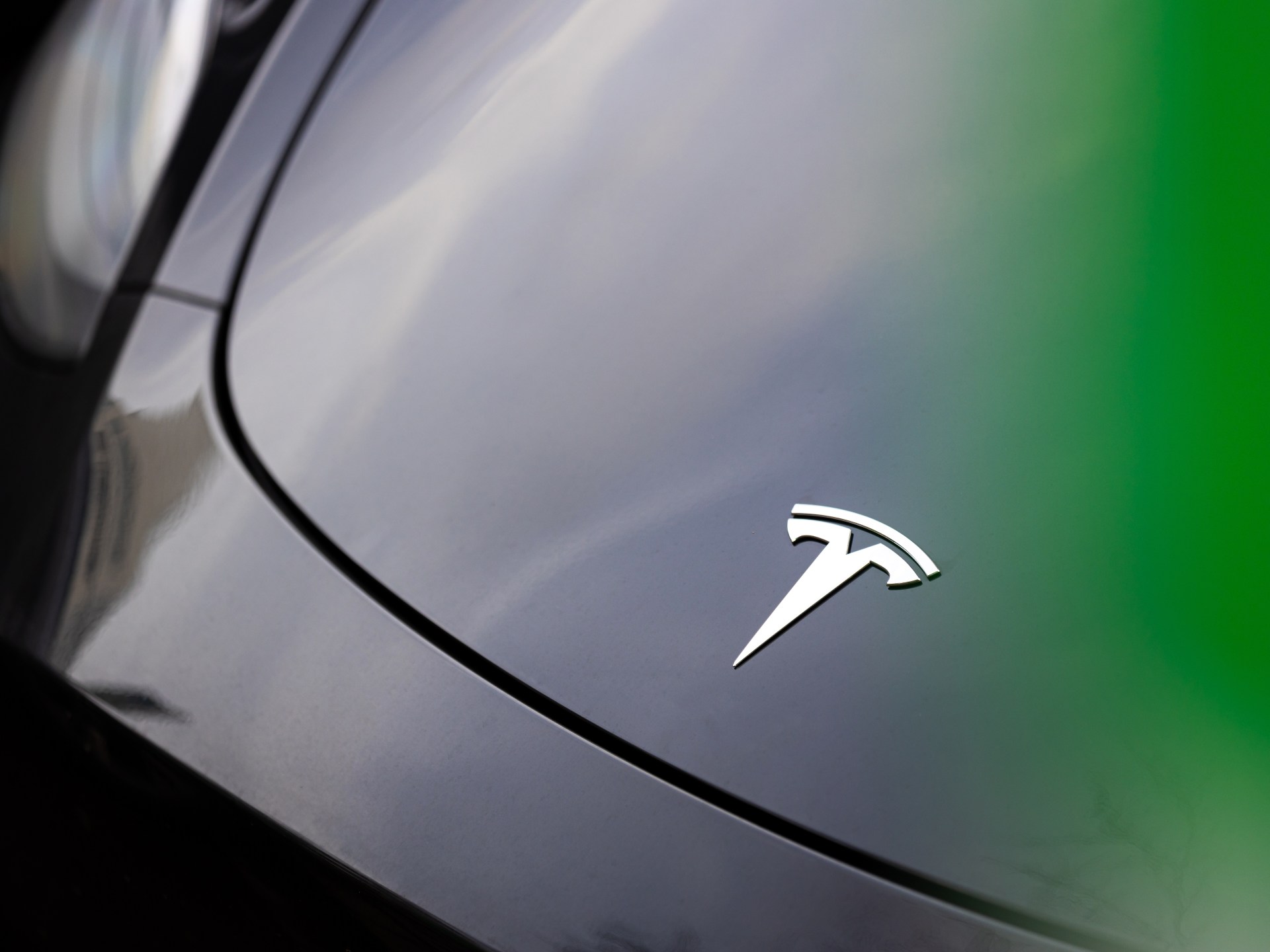 سيارة أصغر وأرخص.. هل تنجح تسلا في كسب السوق الشعبي؟