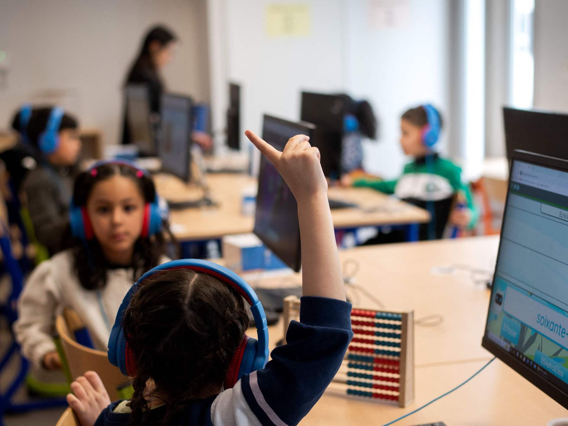 الفتيات يتراجعن في الرياضيات بعد سنوات من التقدم بحسب اليونسكو