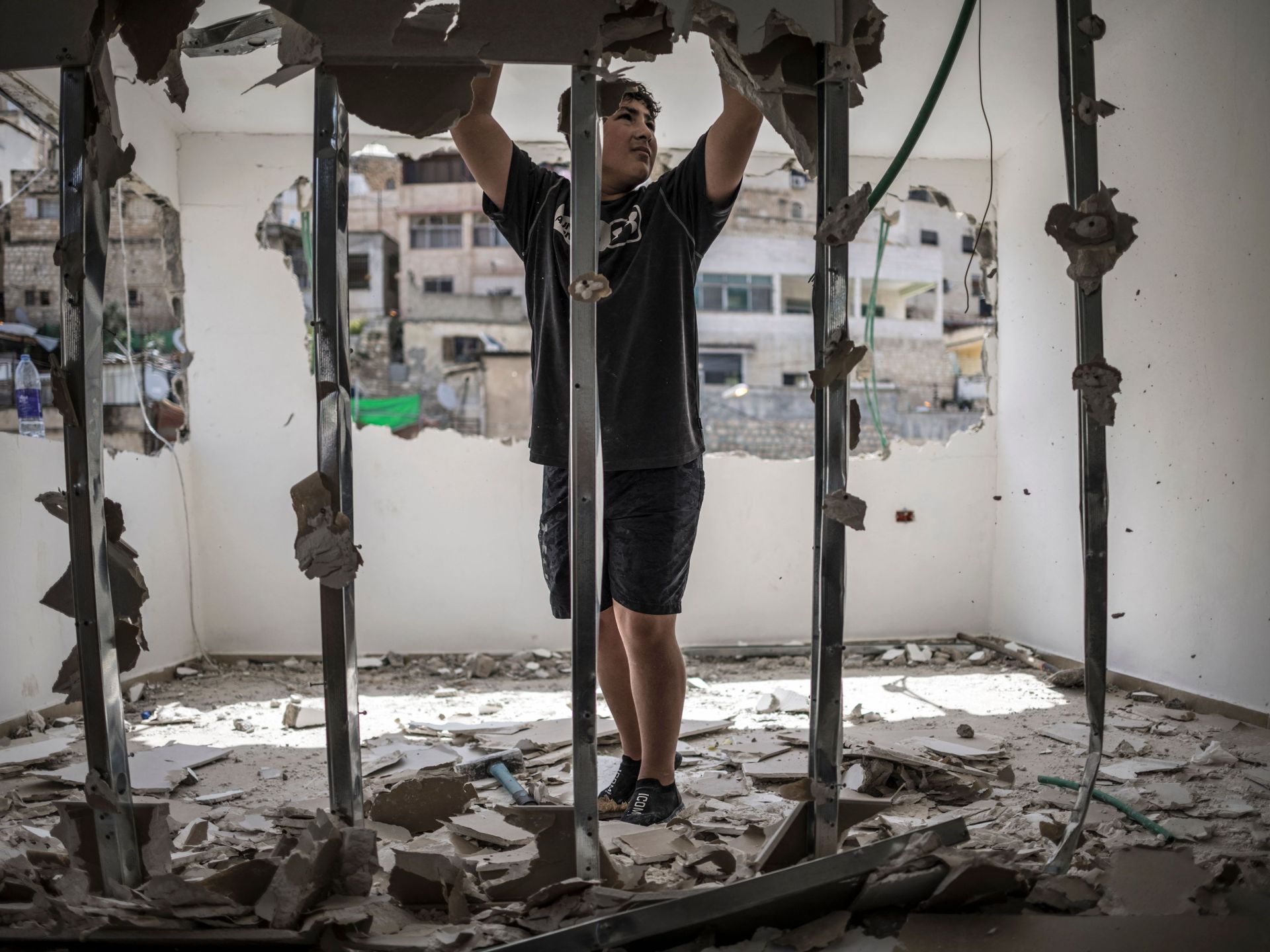 المستوطنون وقوات الاحتلال يكثّفون عدوانهم على الفلسطينيين بالضفة