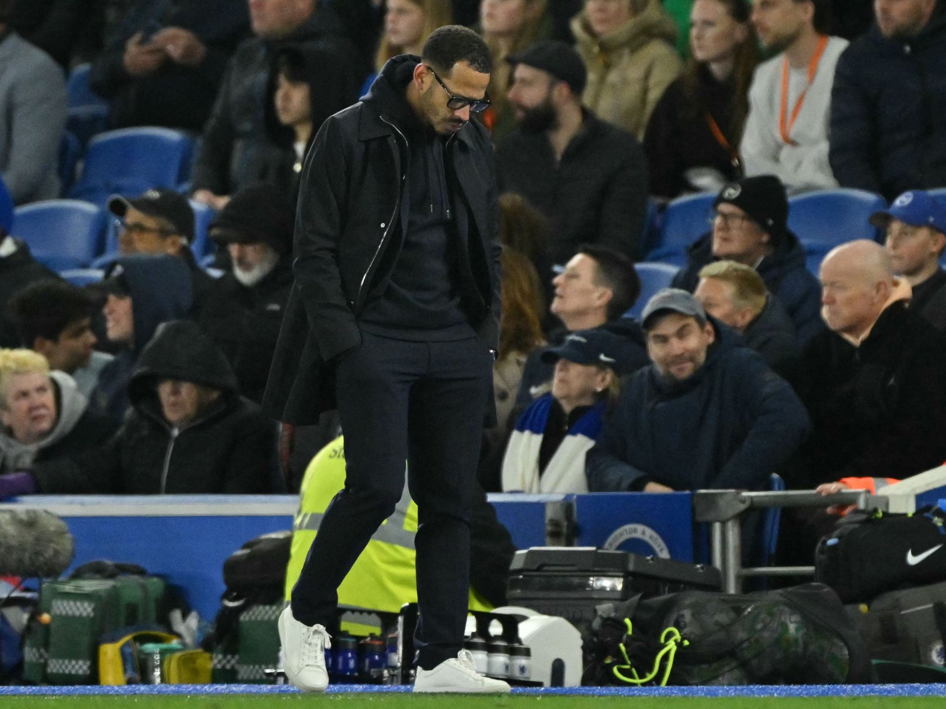 تشلسي يقيل مدربه روسينيور بعد 107 أيام من تعيينه