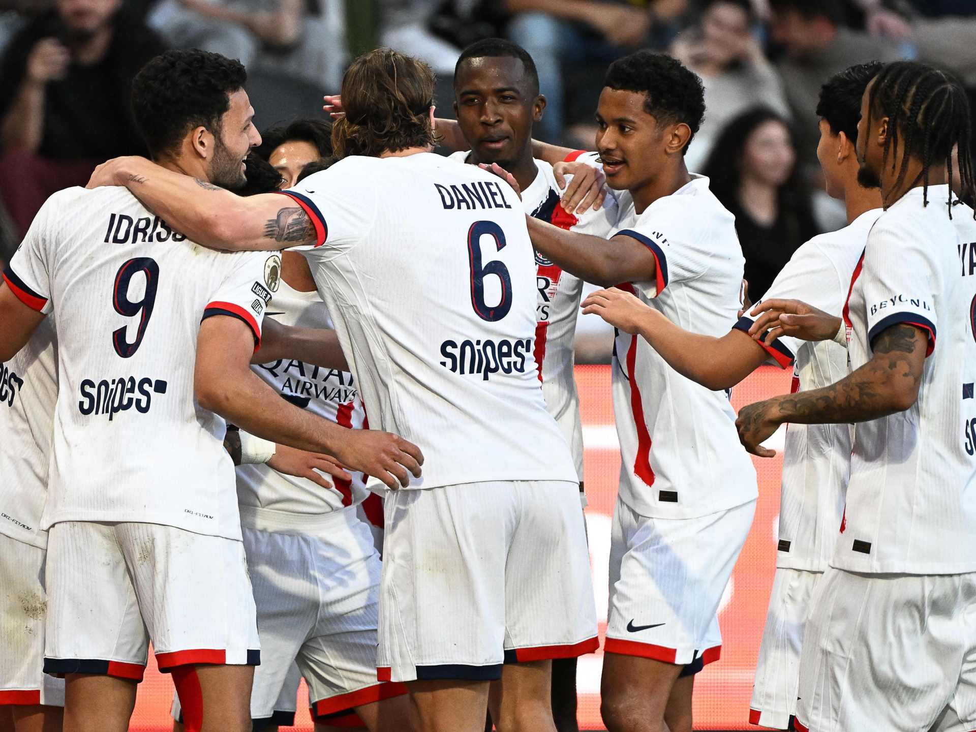 سان جيرمان يضرب أنجيه بثلاثية ويعزز صدارته للدوري الفرنسي