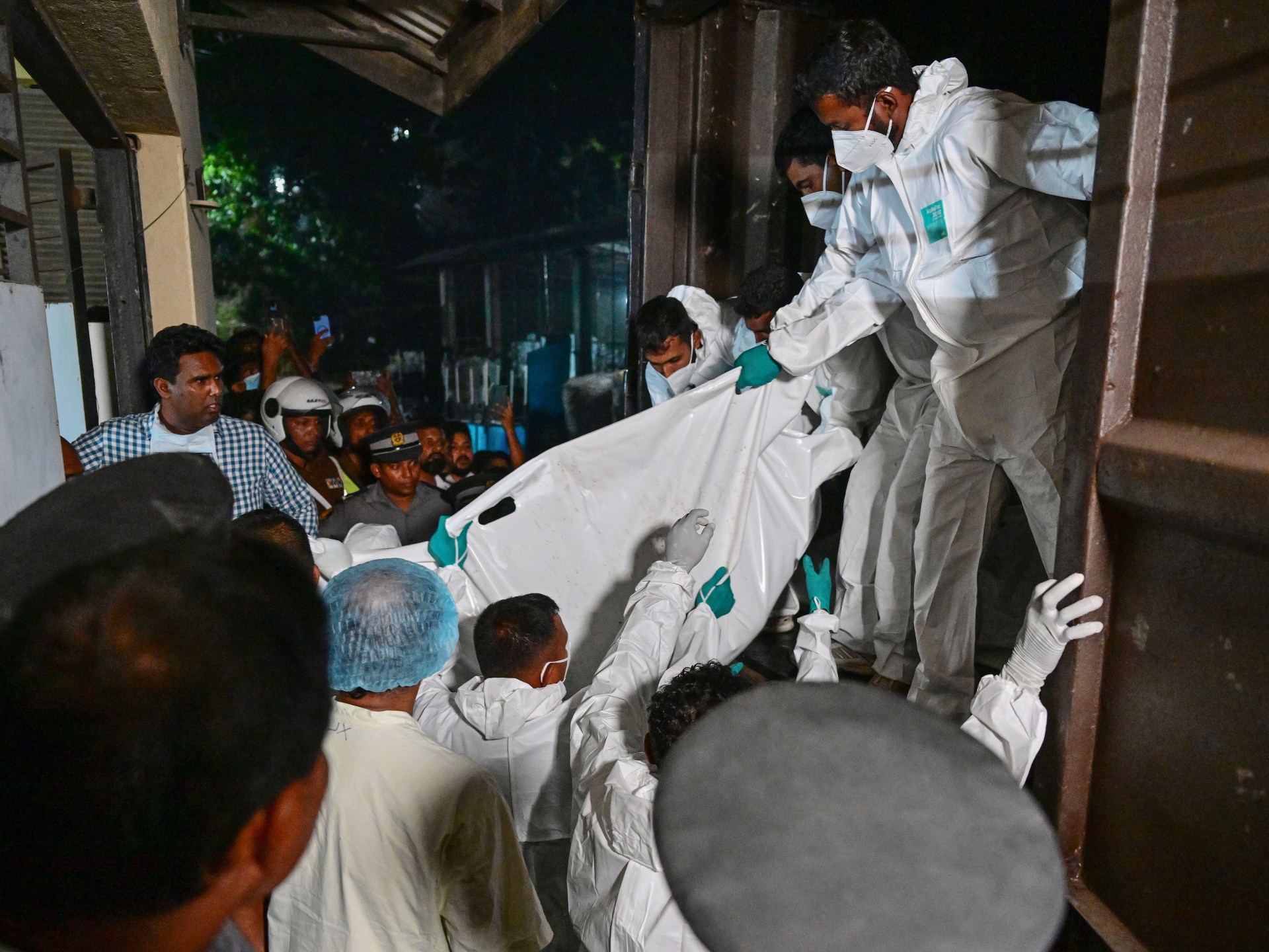 بعد هجوم الطوربيد الأمريكي.. سريلانكا تعيد 238 بحارا إيرانيا إلى طهران