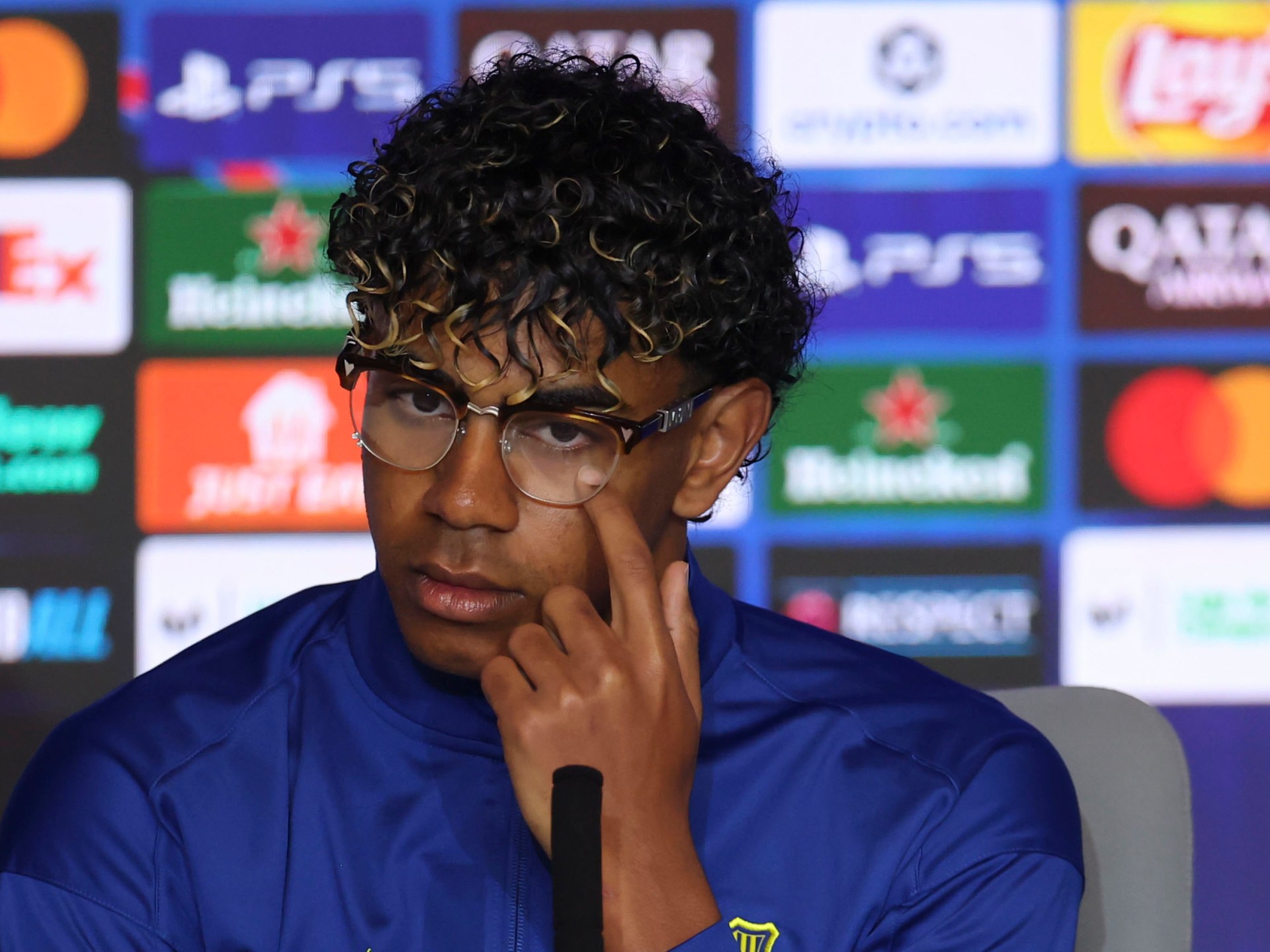 نجم برشلونة السابق يسكت منتقدي لامين جمال