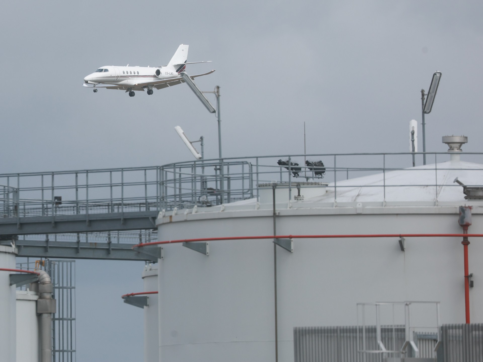 الطاقة الدولية: وقود الطائرات في أوروبا يكفي 6 أسابيع فقط