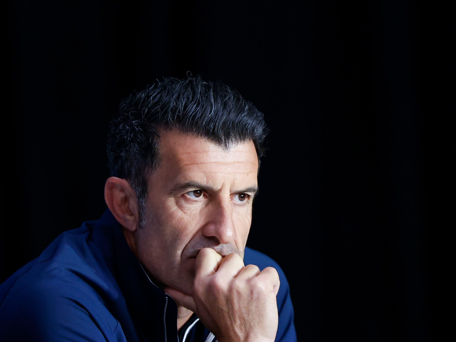 فيغو يختار نجم بايرن ميونخ للفوز بالكرة الذهبية 2026