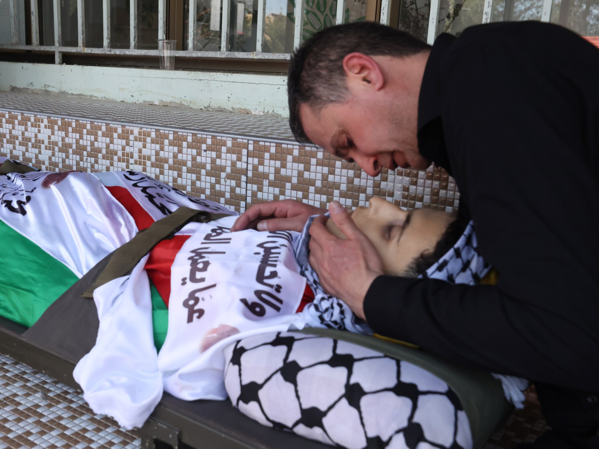 الضفة الغربية تحت التصعيد.. إصابات واقتلاع مئات الأشجار