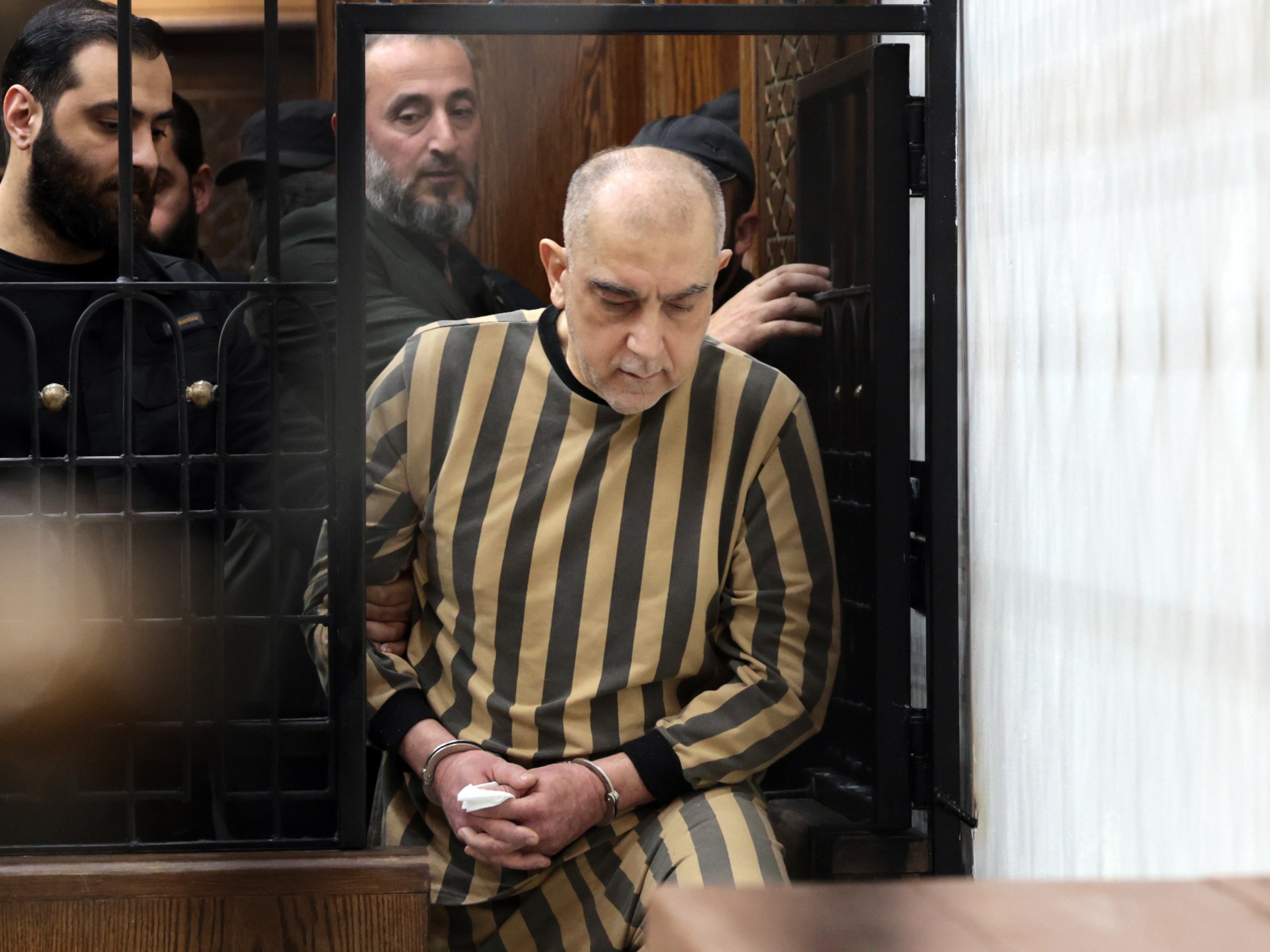 دمشق تفتح دفاتر الحساب.. هل تنجح "العدالة الهجينة" بإنصاف ضحايا نظام الأسد؟