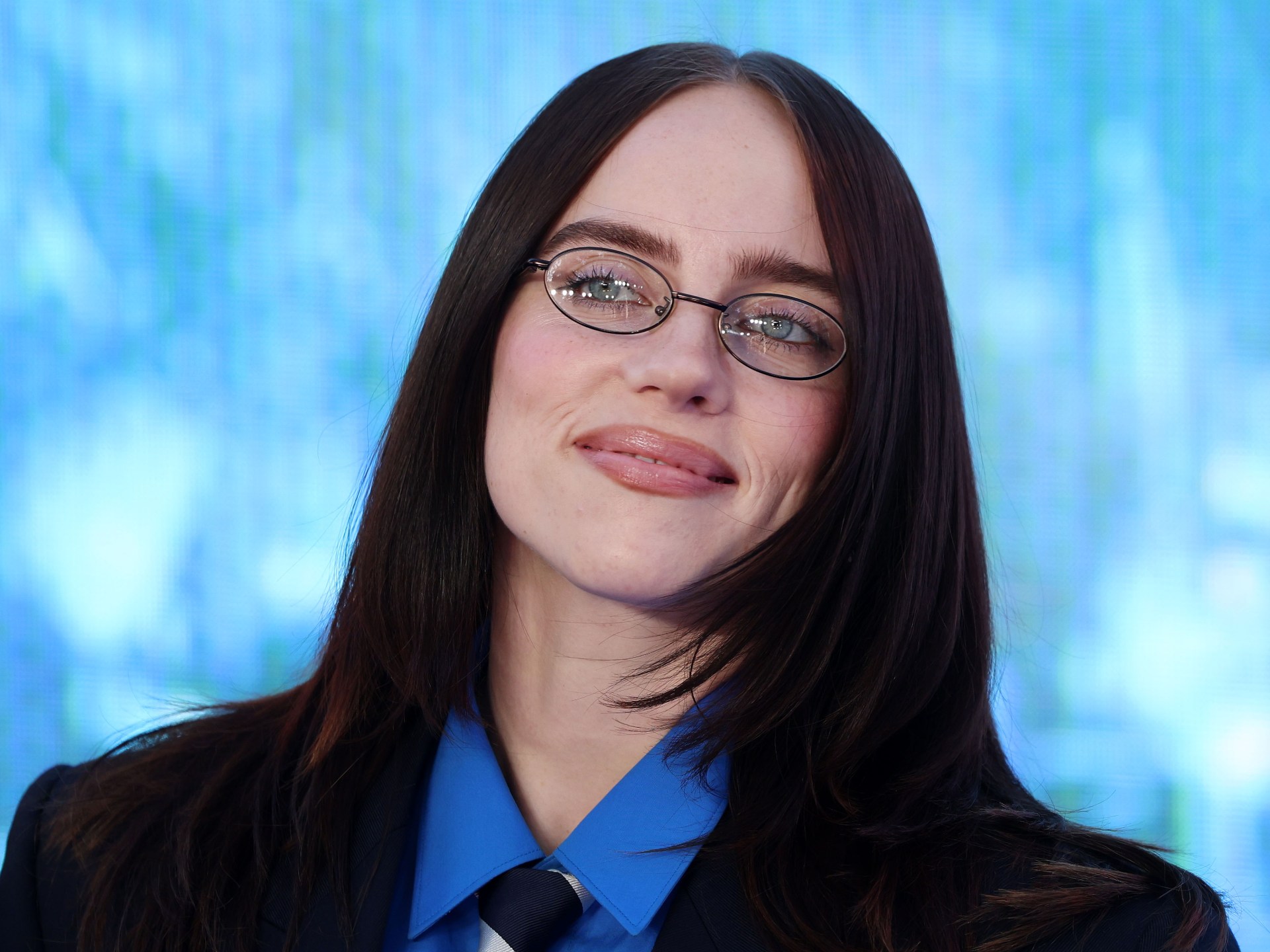 كيف لفتت نانسي عجرم انتباه بيلي إيليش؟.. الموسيقى العربية في قلب الحكاية