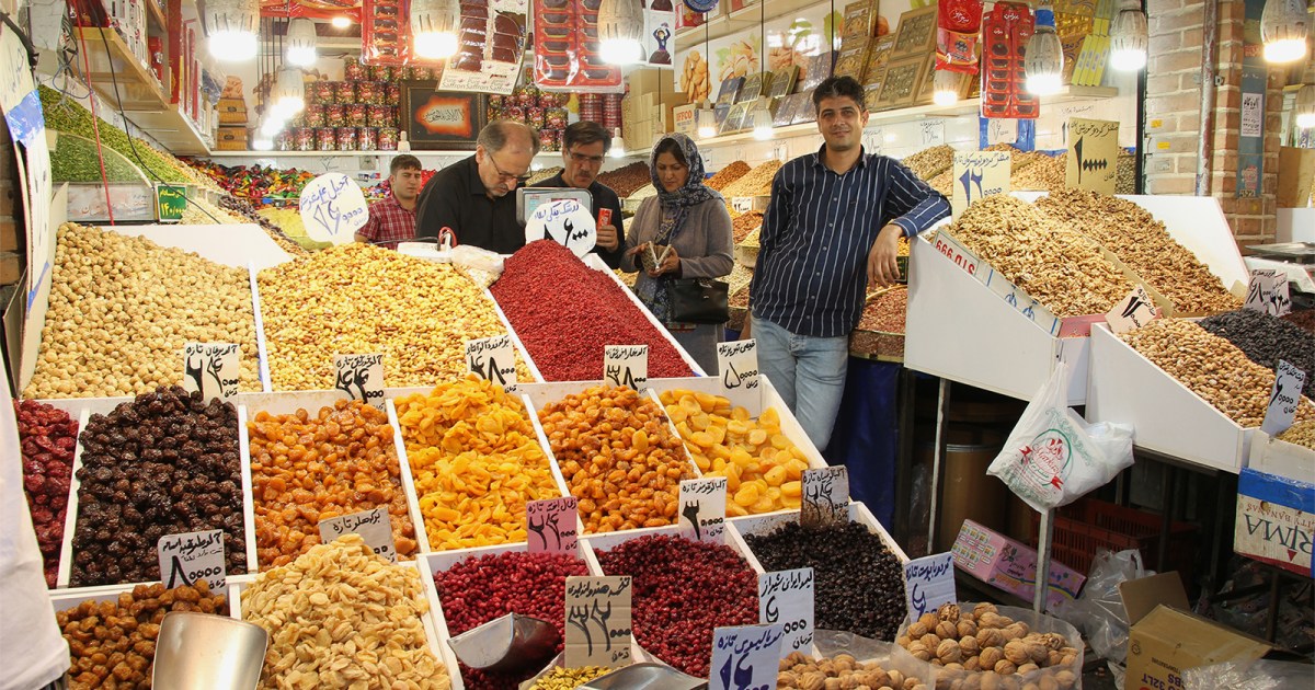 كيف ينظر الإيرانيون للحصار الأمريكي على بلادهم؟