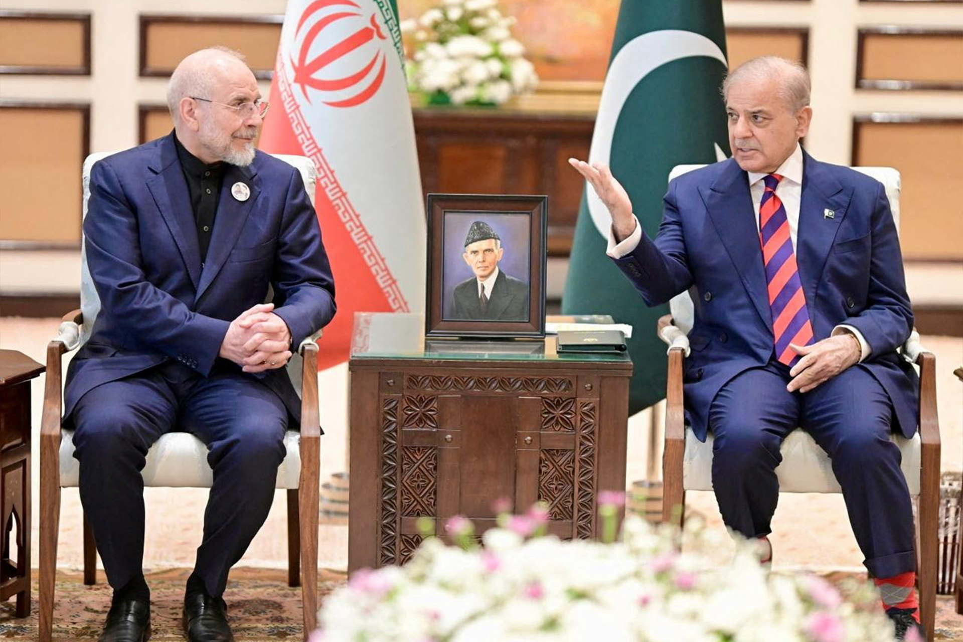 باكستان تقرع الأجراس وإيران وأمريكا تنتظرهما ساعات عصيبة