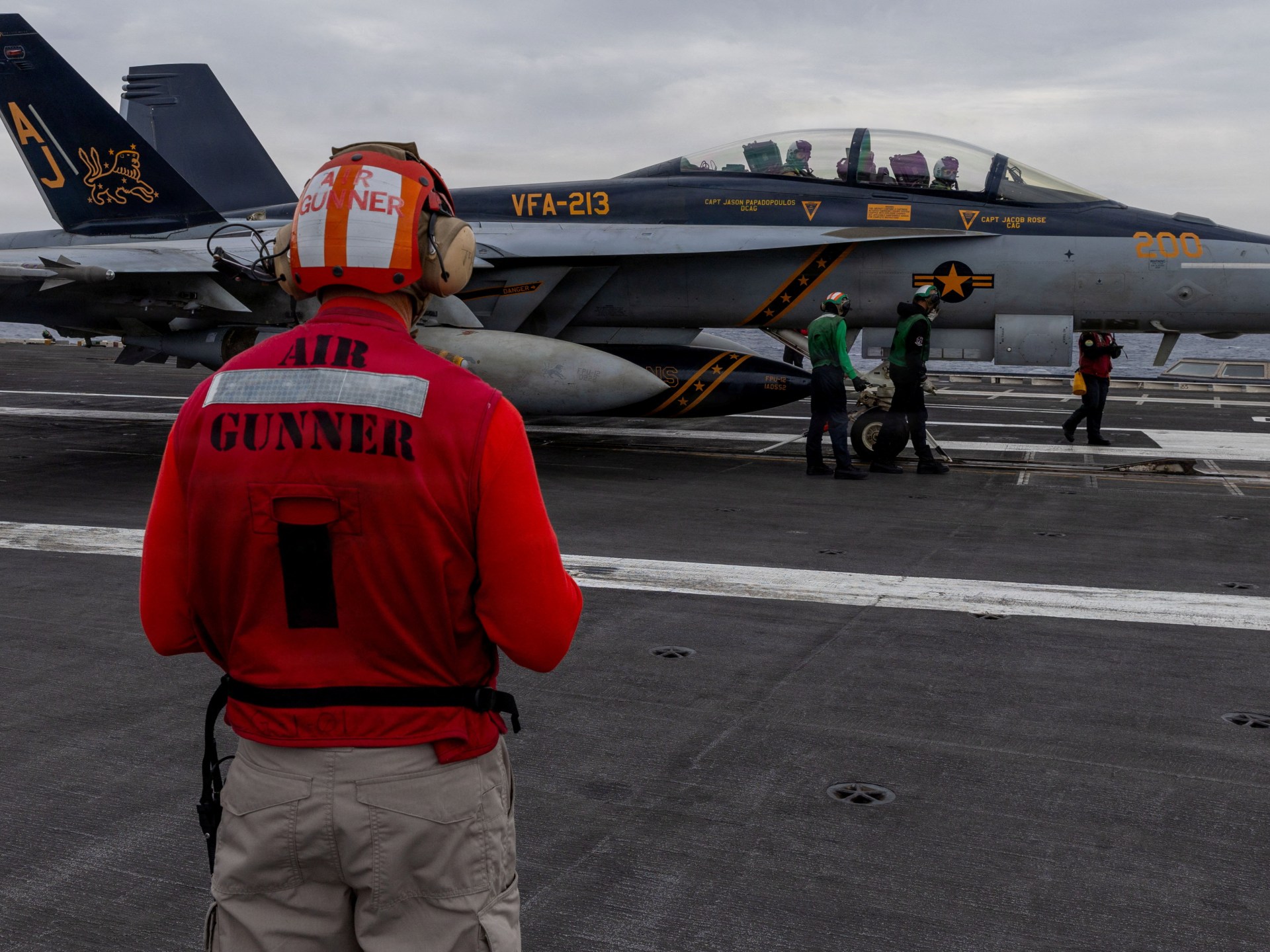 هذا ما يُدرب على فعله الطيارون بمجرد إسقاط طائراتهم