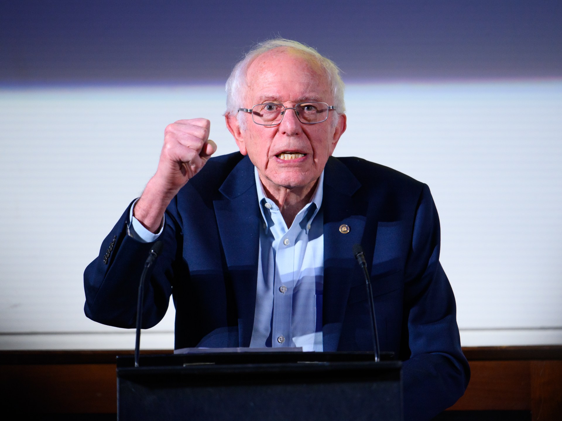 كيف تمرد الديمقراطيون ضد تسليح إسرائيل؟ بيرني ساندرز يجيب